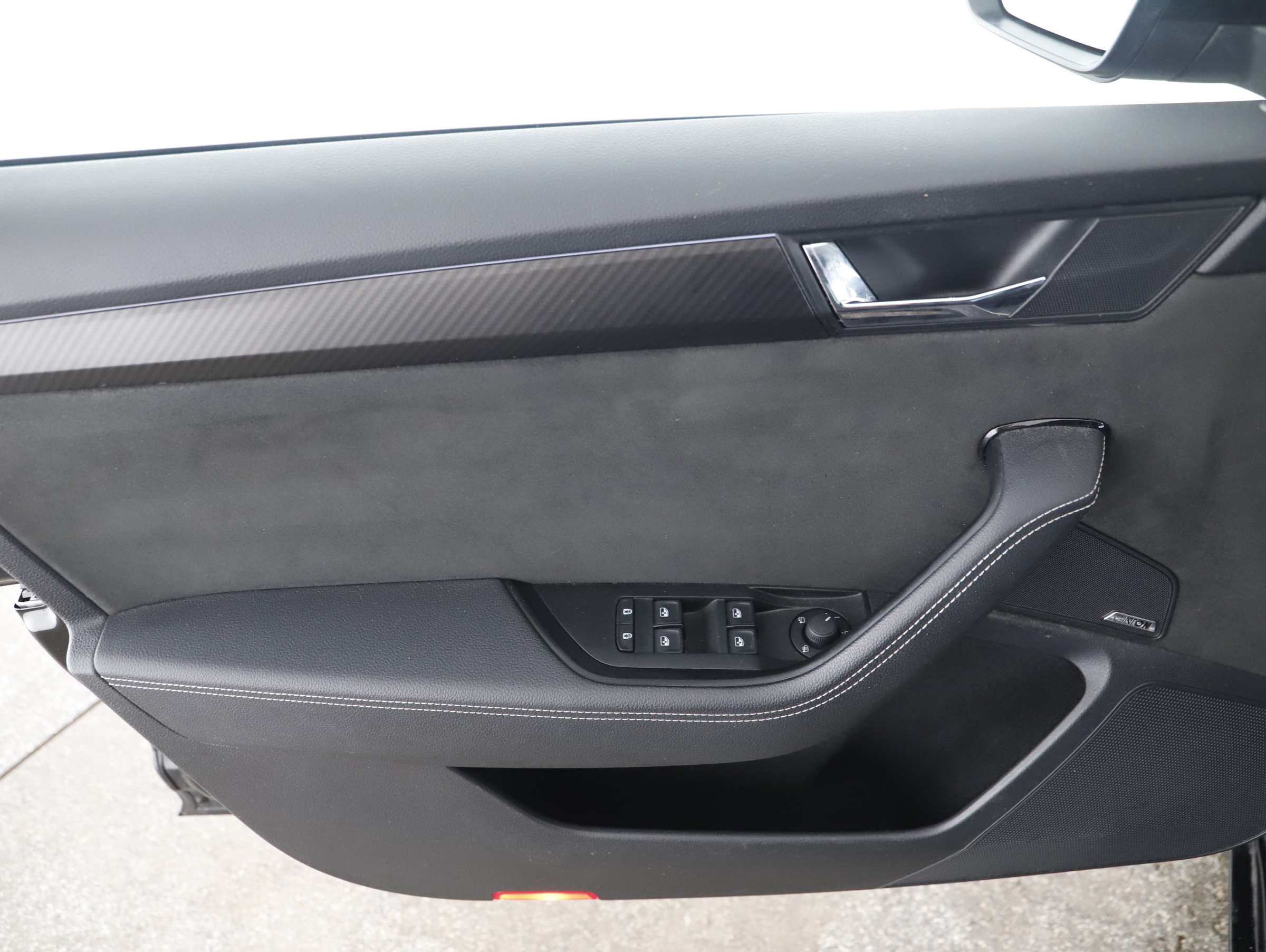 Skoda Superb Combi 1.4 TSI iV Sportline | Bild 15 von 23
