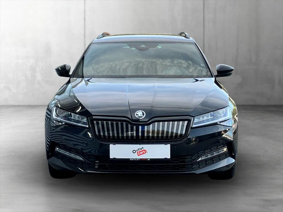Skoda Superb Combi 1.4TSI iV Sportline | Bild 2 von 25