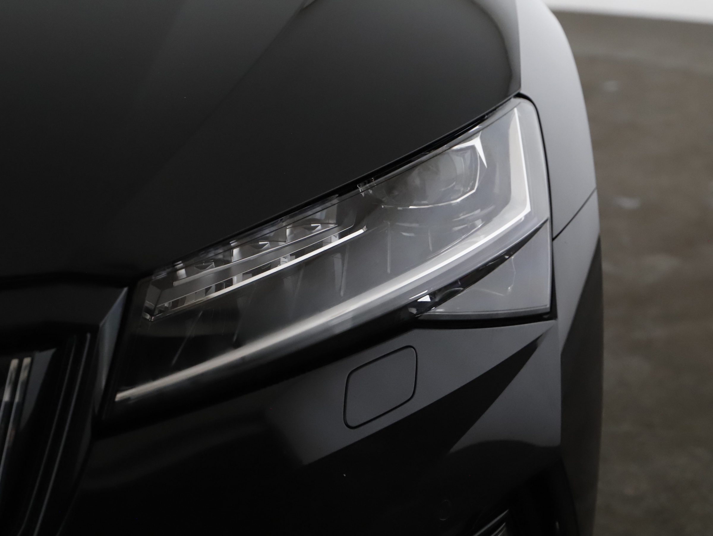 Skoda Superb Combi 1.4 TSI iV Sportline | Bild 21 von 23