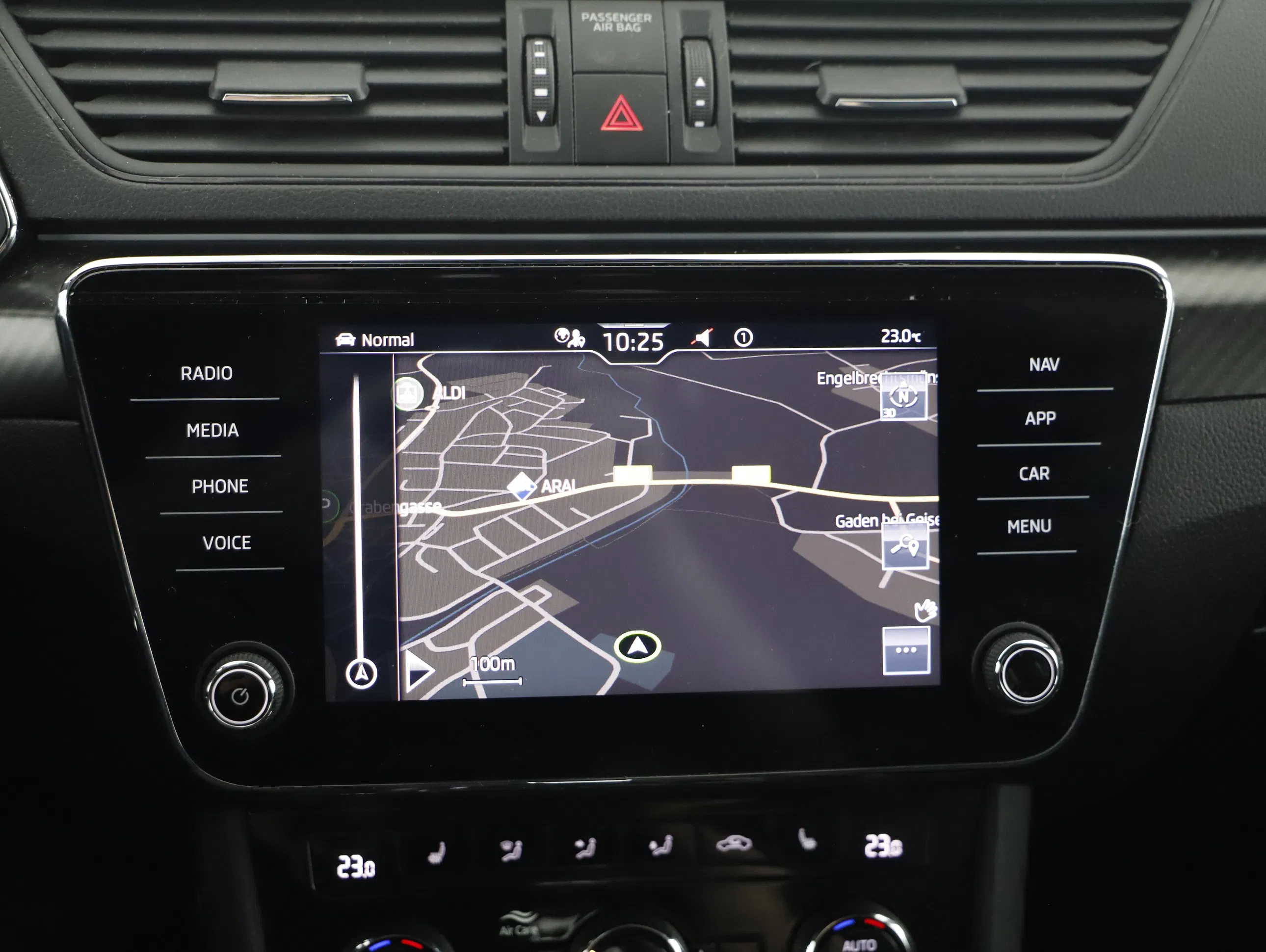 Skoda Superb Combi 1.4 TSI iV Sportline | Bild 8 von 23