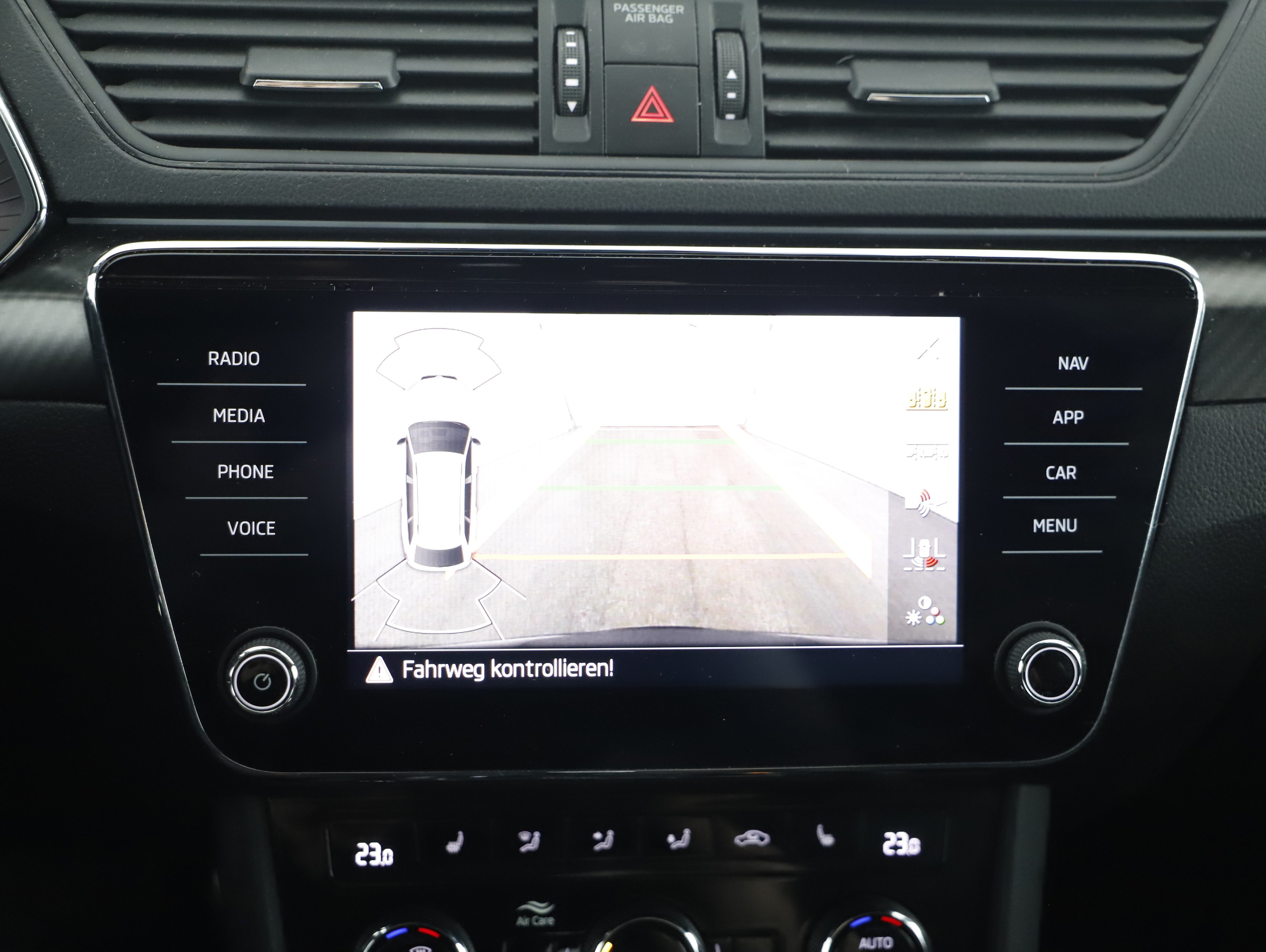 Skoda Superb Combi 1.4 TSI iV Sportline | Bild 9 von 23
