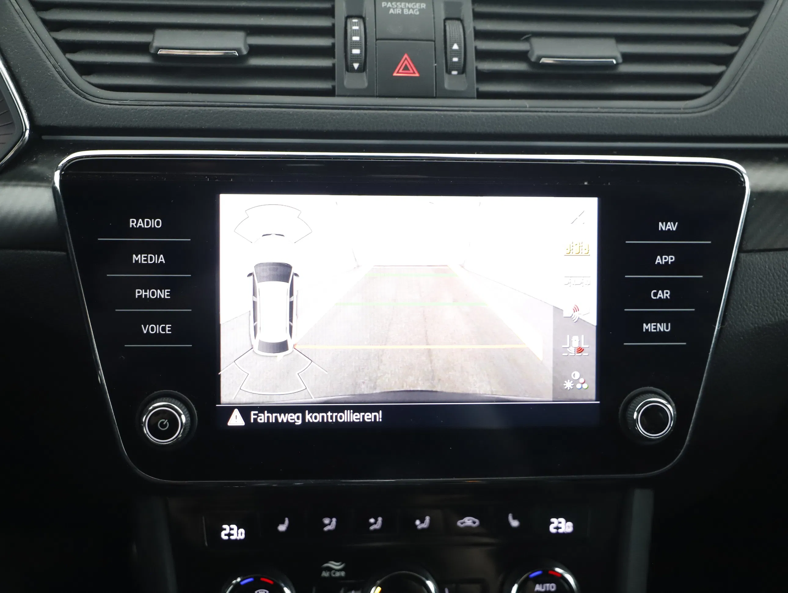 Skoda Superb Combi 1.4 TSI iV Sportline | Bild 9 von 23