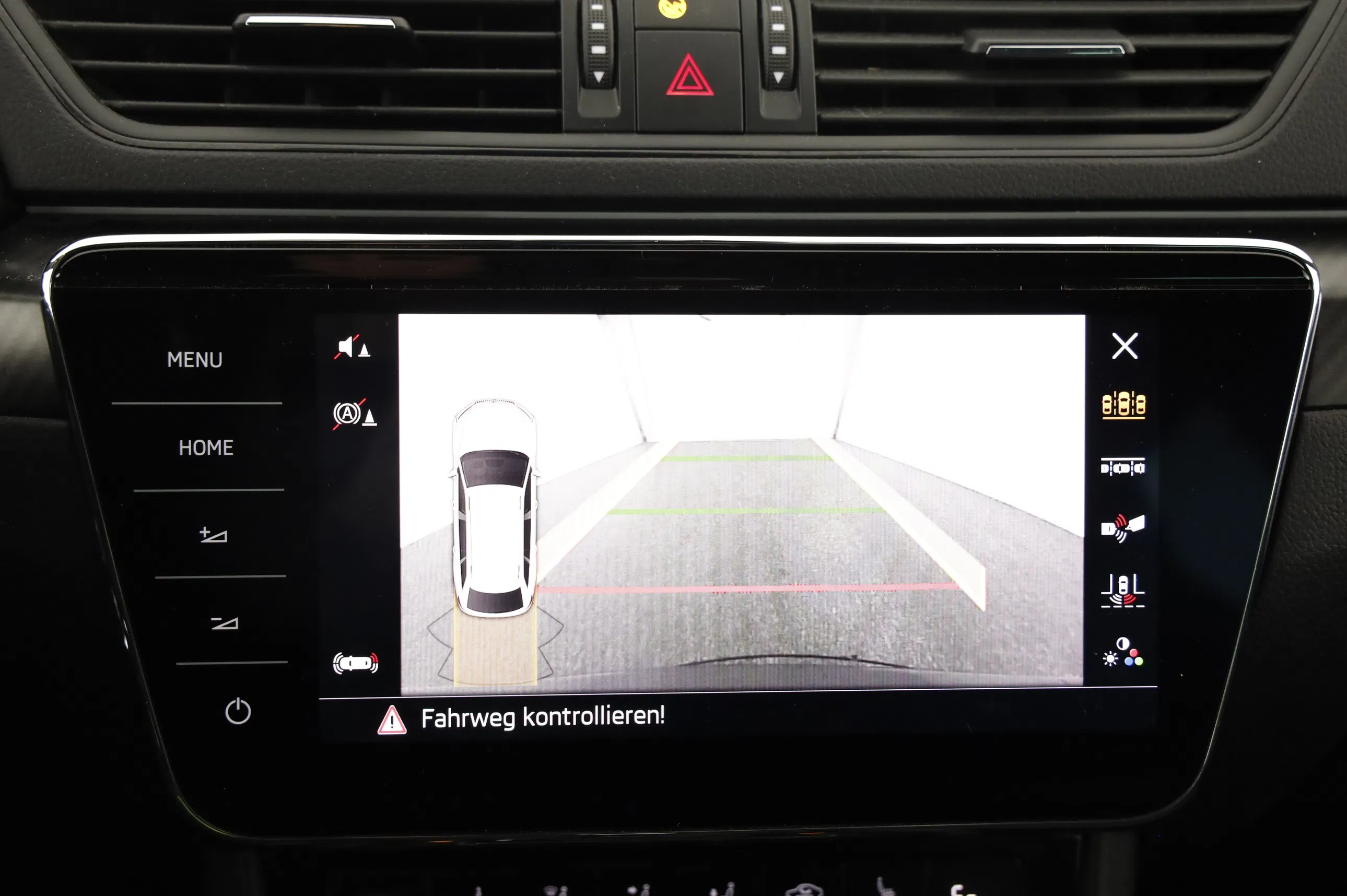 Skoda Superb Combi 1.4 TSI iV Sportline | Bild 14 von 31