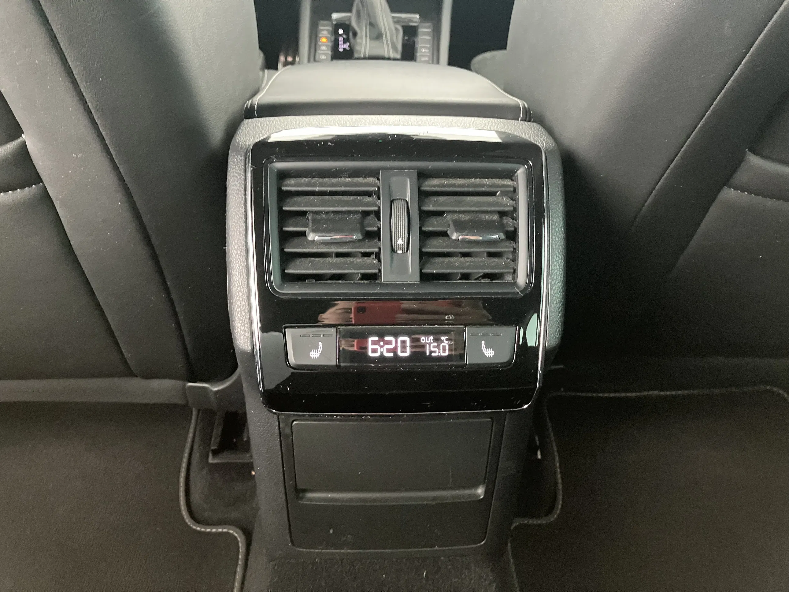 Skoda Superb Combi 1.4 TSI iV Sportline | Bild 24 von 31