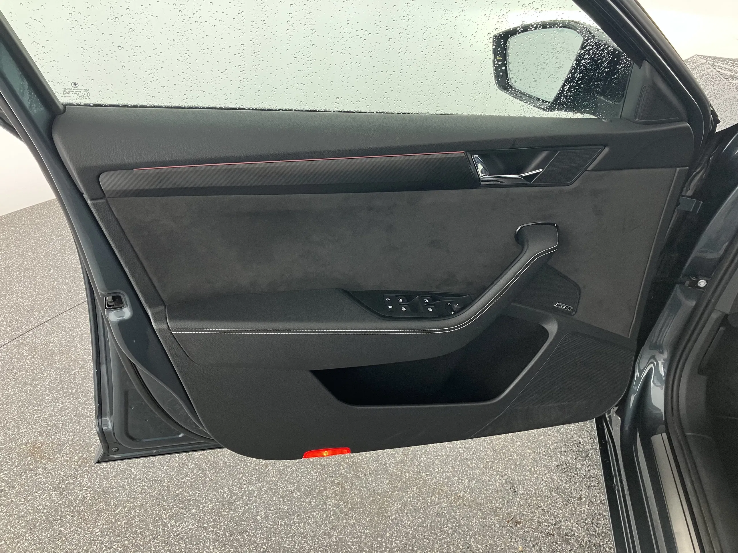 Skoda Superb Combi 1.4 TSI iV Sportline | Bild 4 von 31