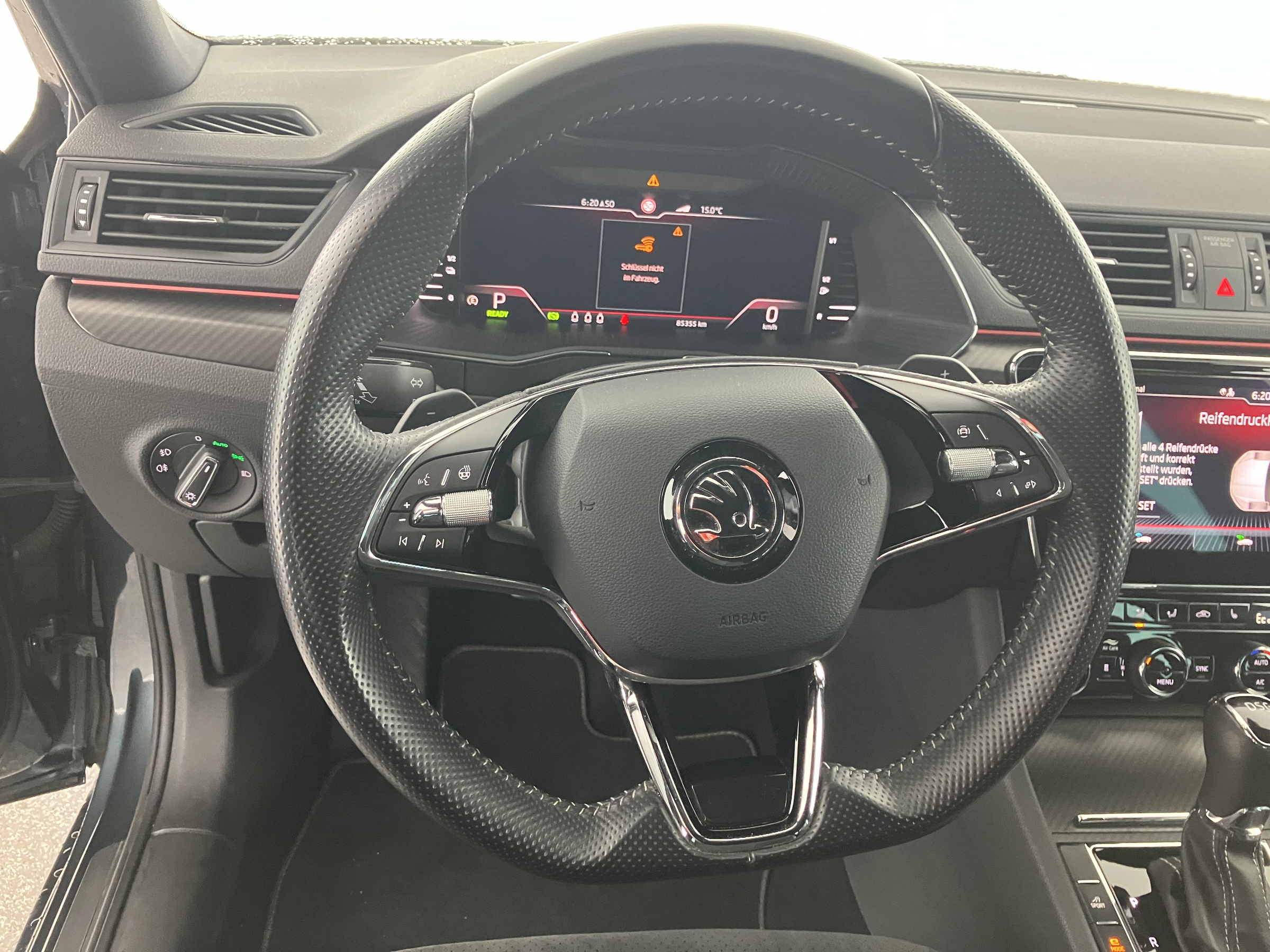 Skoda Superb Combi 1.4 TSI iV Sportline | Bild 6 von 31