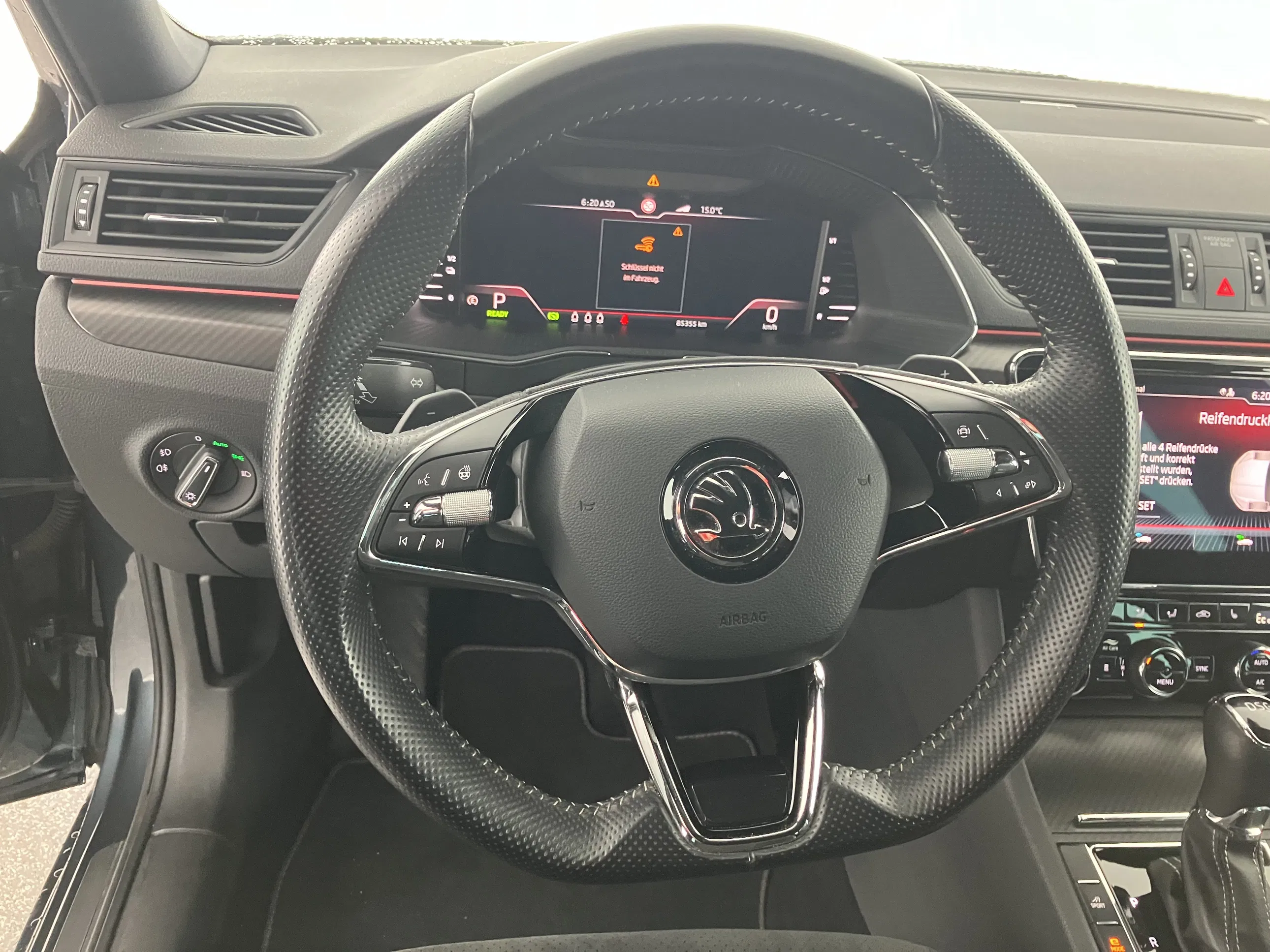 Skoda Superb Combi 1.4 TSI iV Sportline | Bild 6 von 31