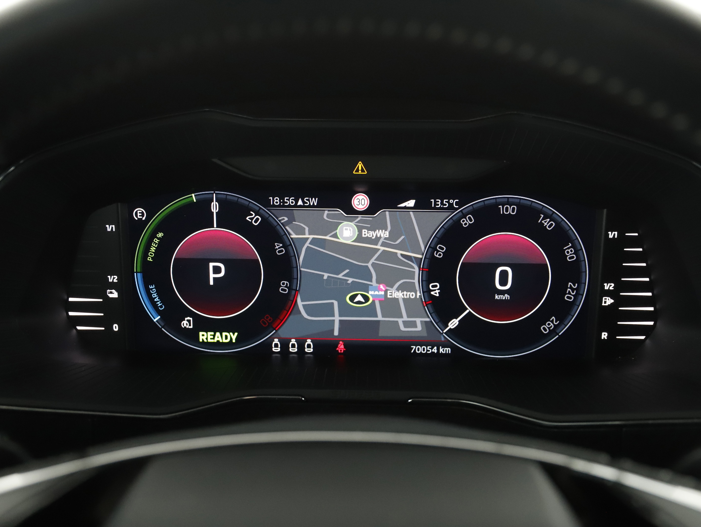 Skoda Superb Combi 1.4 TSI iV Sportline | Bild 17 von 31