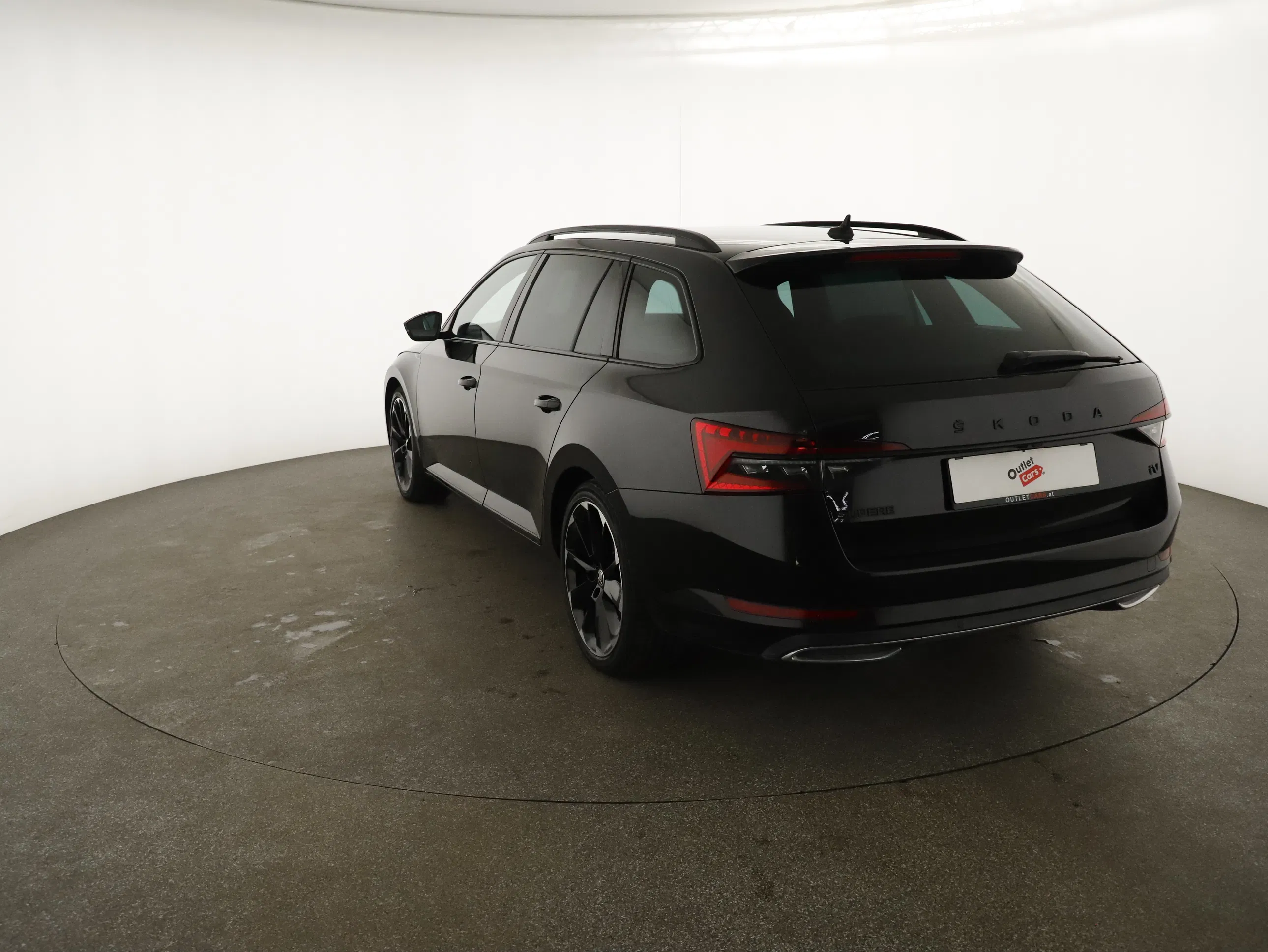 Skoda Superb Combi 1.4 TSI iV Sportline | Bild 25 von 31