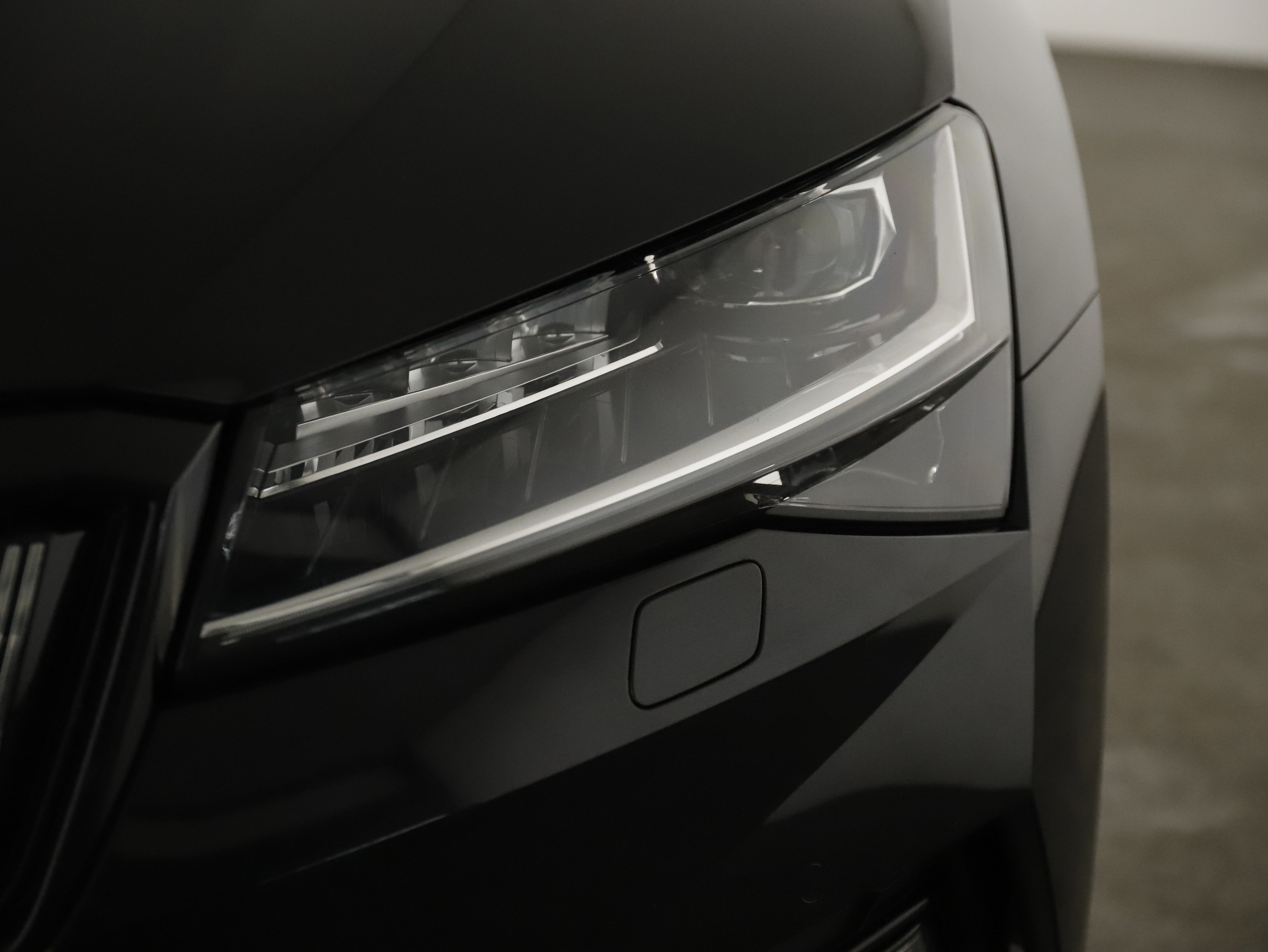 Skoda Superb Combi 1.4 TSI iV Sportline | Bild 27 von 31