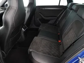 Skoda Superb Combi iV Sportline | Thumbnail 18 von 22