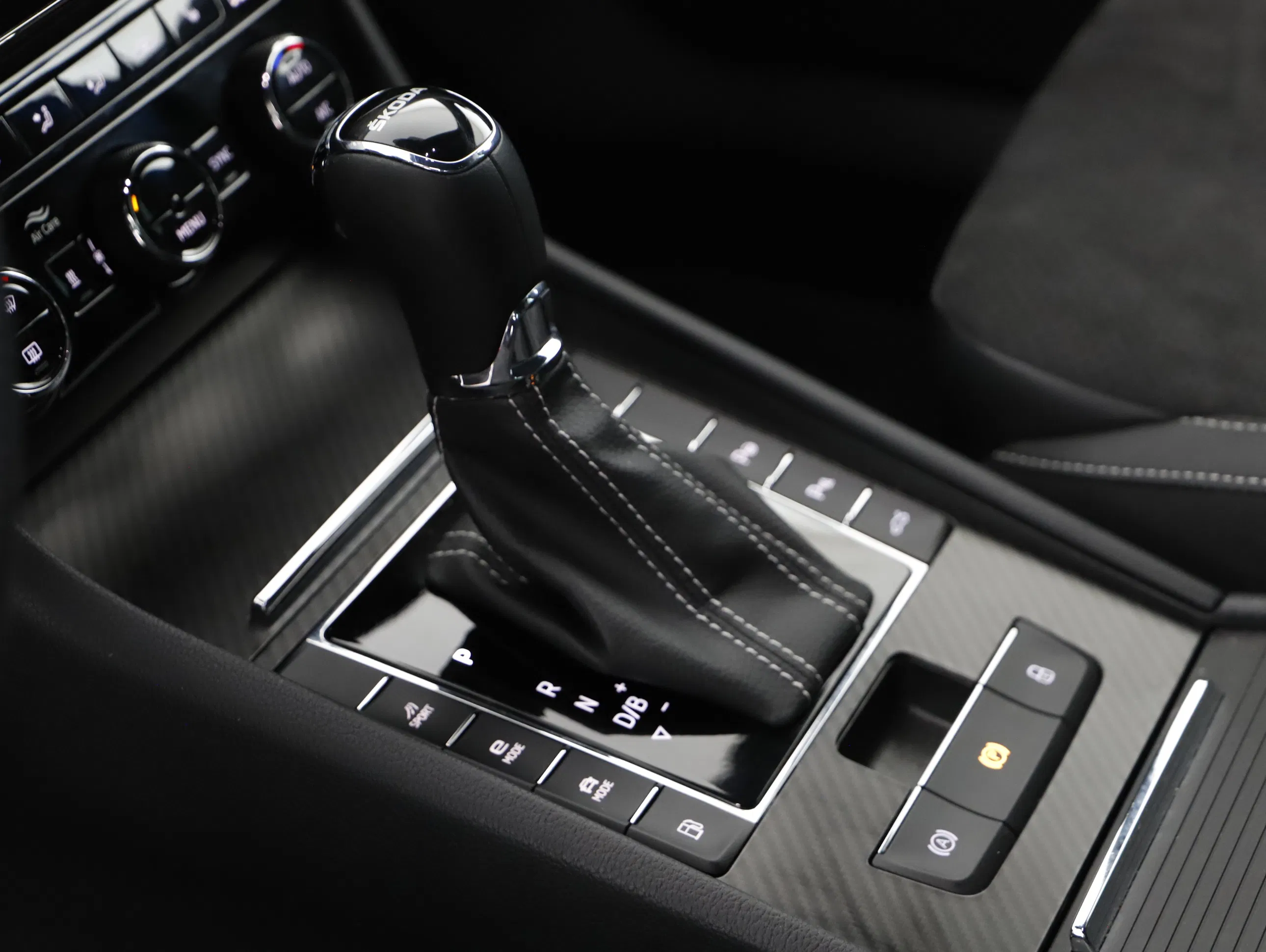 Skoda Superb Combi iV Sportline | Bild 14 von 22