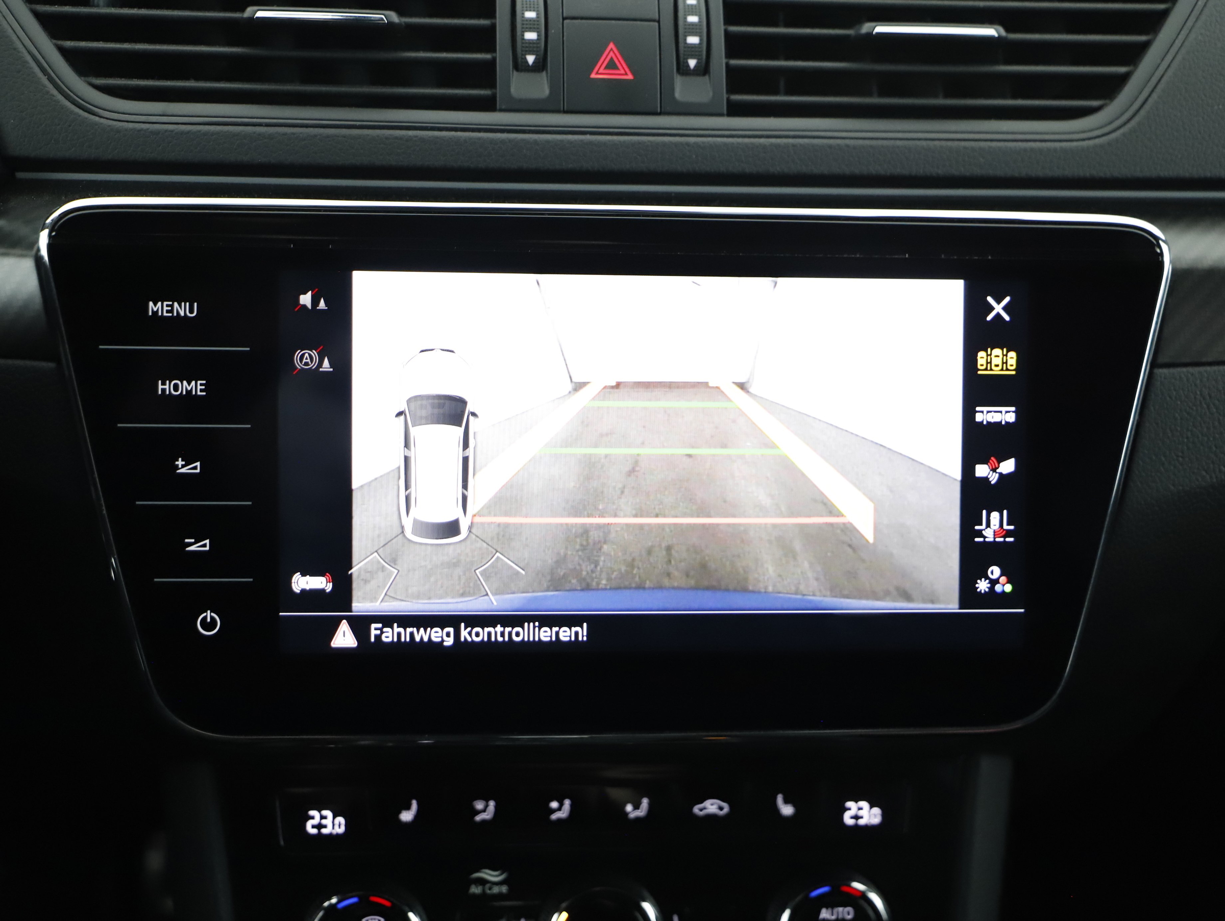 Skoda Superb Combi iV Sportline | Bild 17 von 22