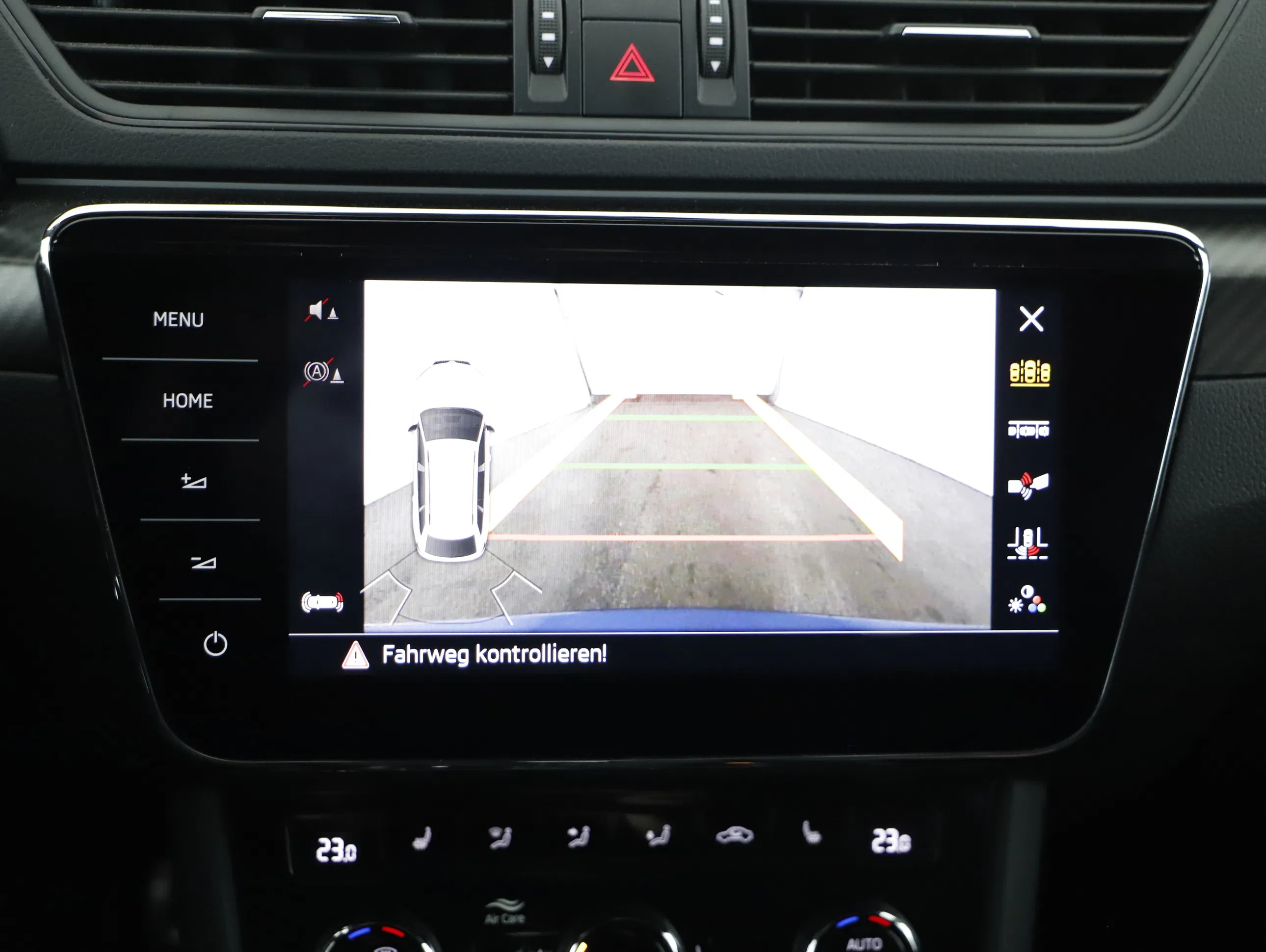 Skoda Superb Combi iV Sportline | Bild 17 von 22