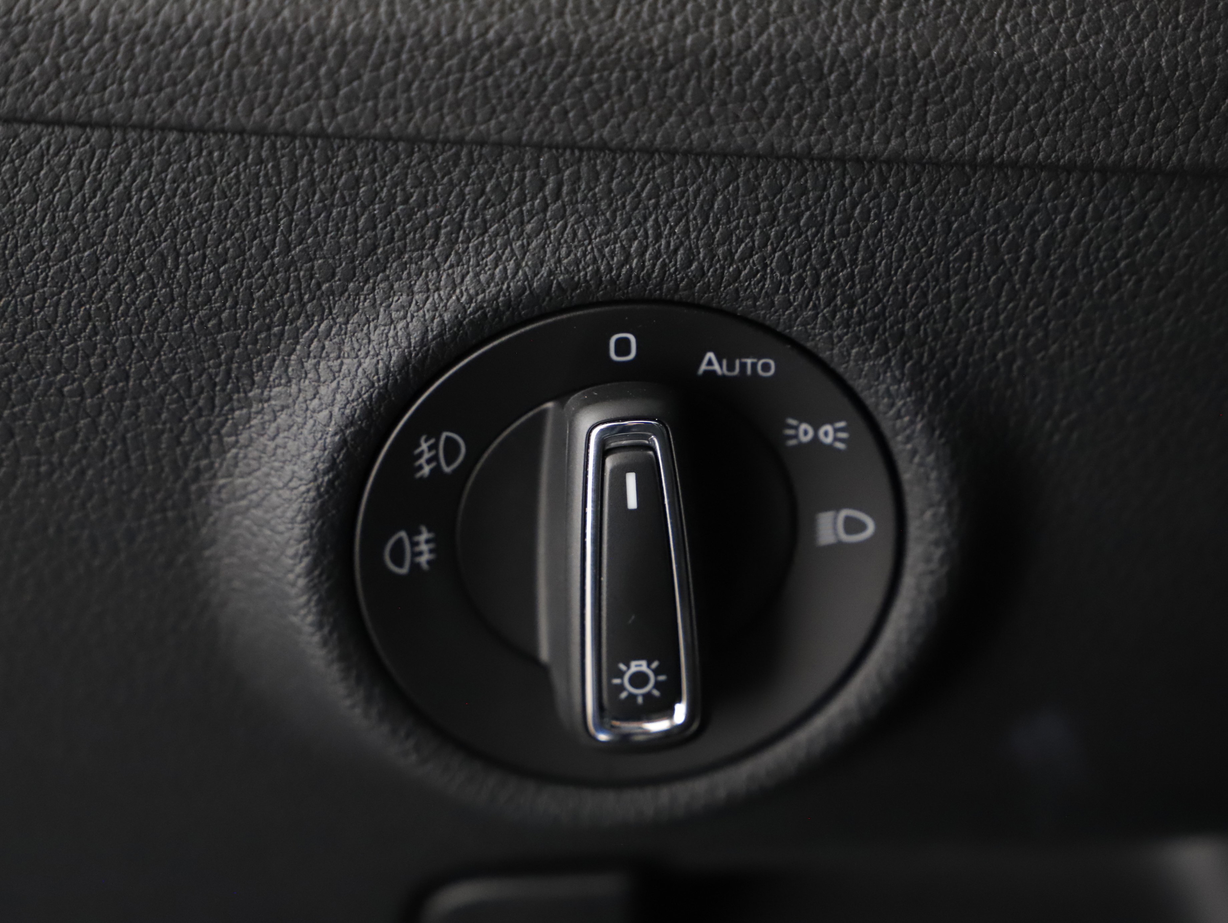 Skoda Superb Combi 1.4 TSI iV Sportline | Bild 15 von 24