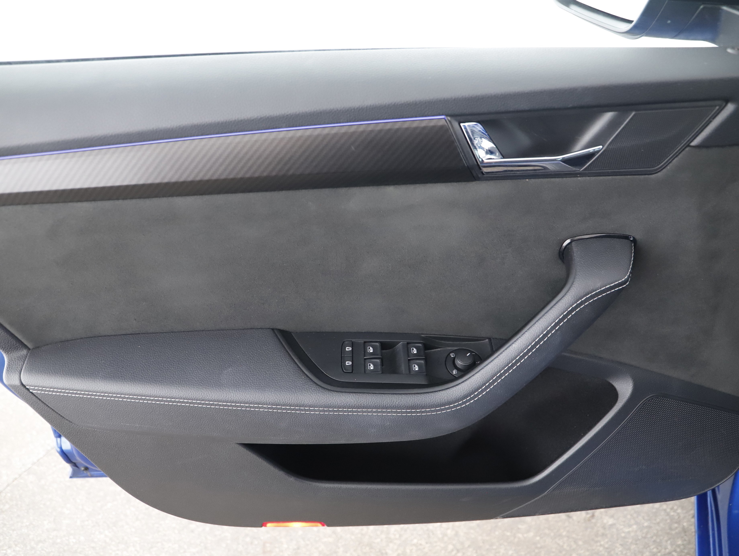 Skoda Superb Combi 1.4 TSI iV Sportline | Bild 16 von 24