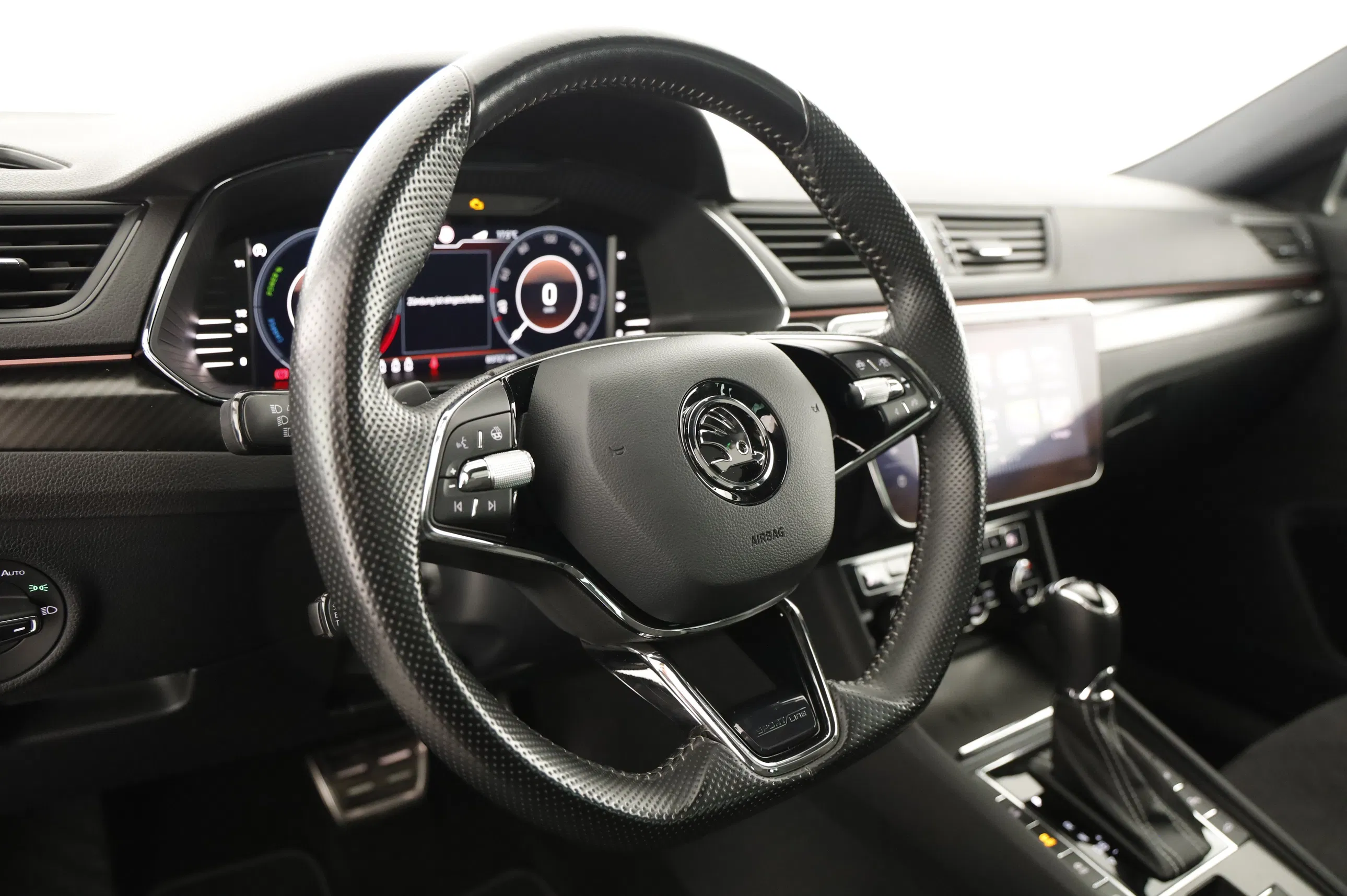 Skoda Superb Combi 1.4 TSI iV Sportline | Bild 16 von 31