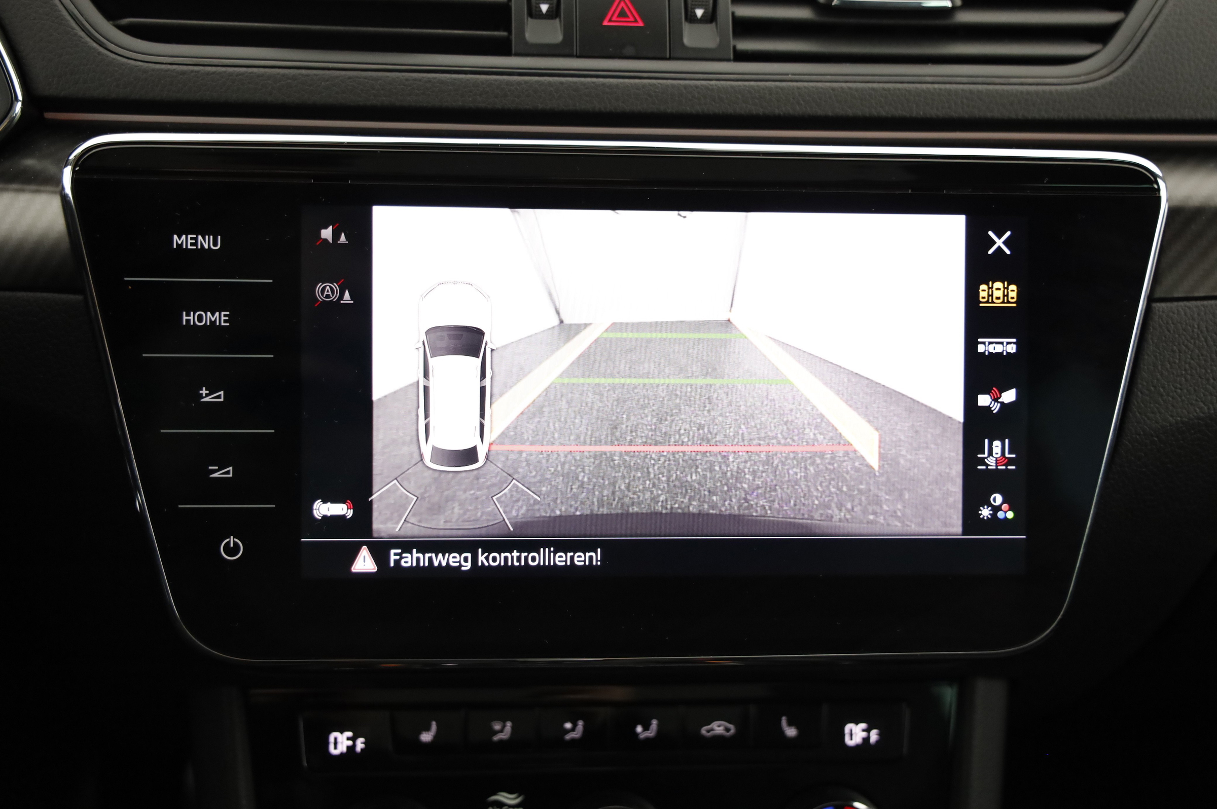 Skoda Superb Combi 1.4 TSI iV Sportline | Bild 23 von 31