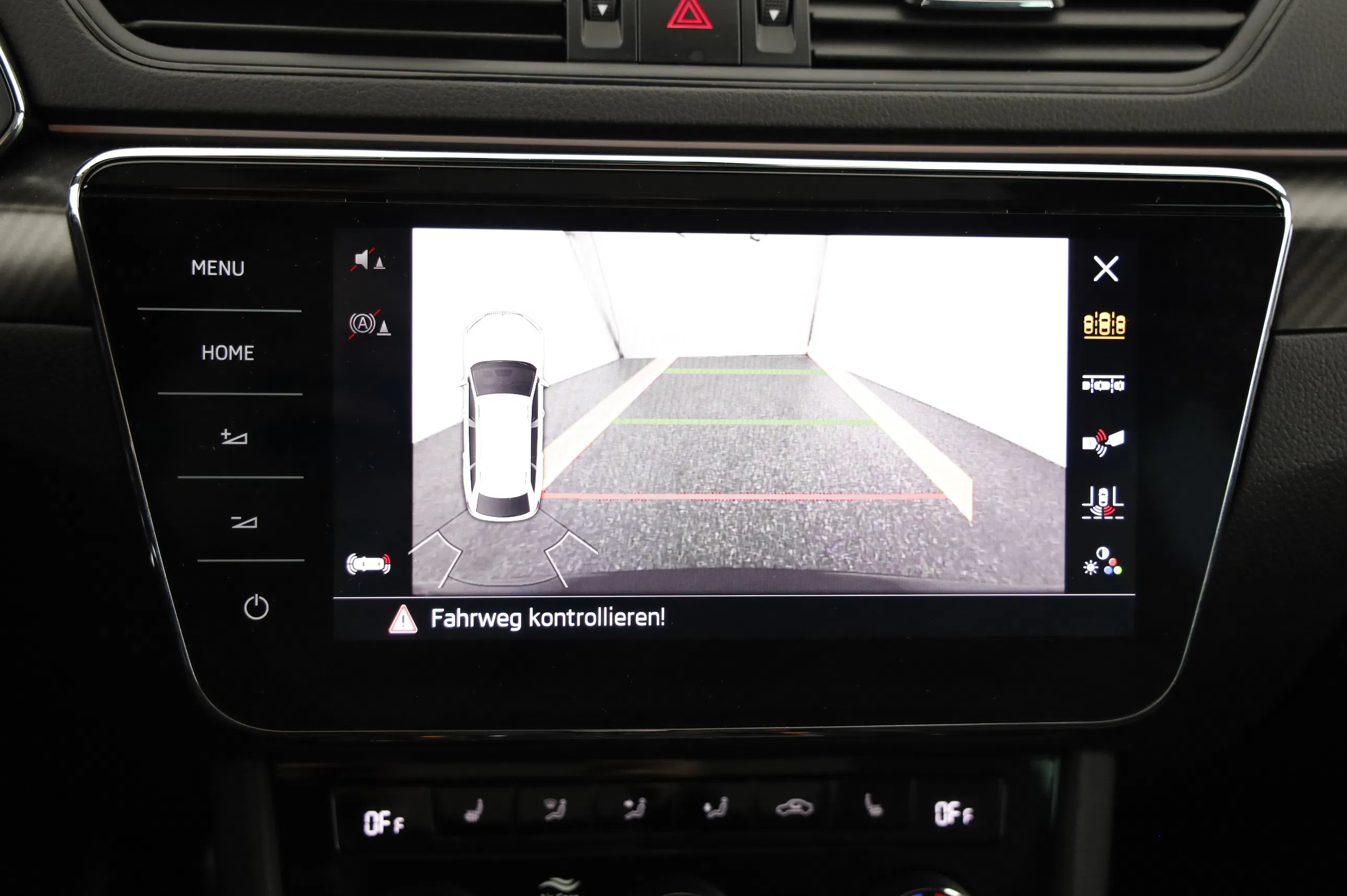 Skoda Superb Combi 1.4 TSI iV Sportline | Bild 23 von 31