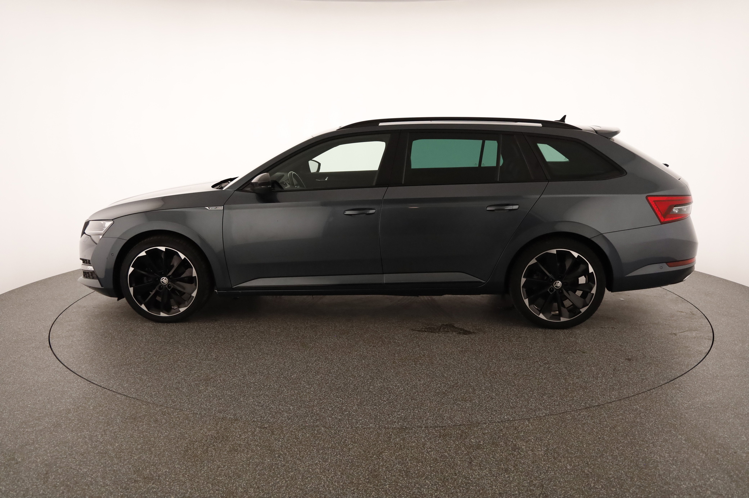 Skoda Superb Combi 1.4 TSI iV Sportline | Bild 4 von 31