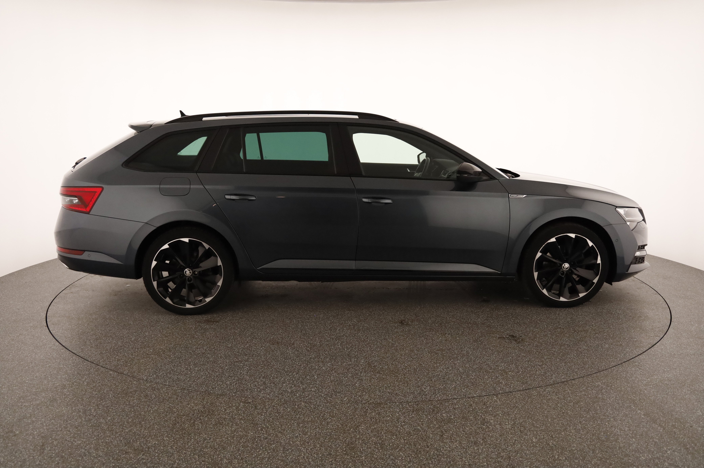 Skoda Superb Combi 1.4 TSI iV Sportline | Bild 8 von 31