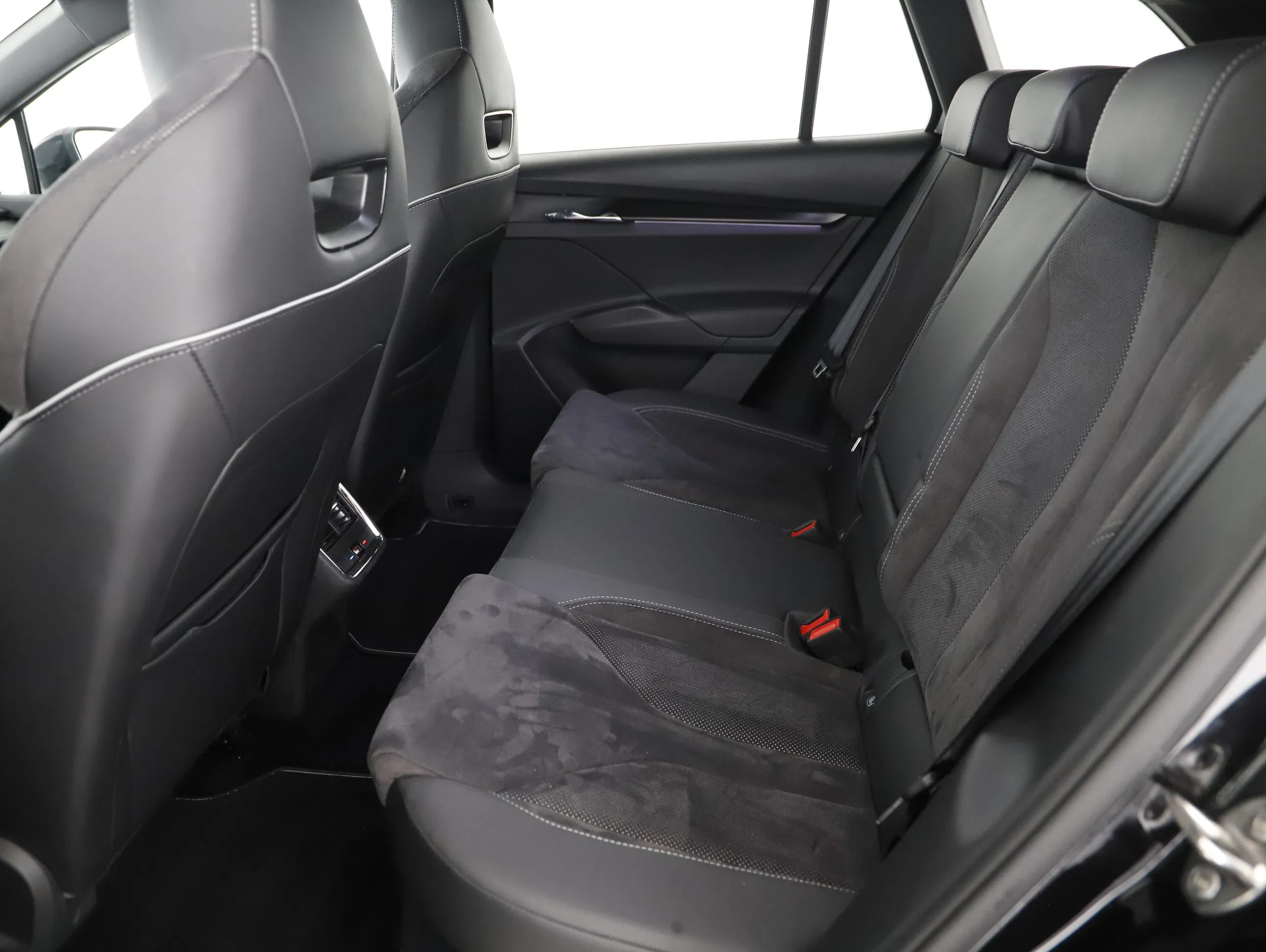 Skoda Enyaq iV 80 x Sportline | Bild 2 von 23