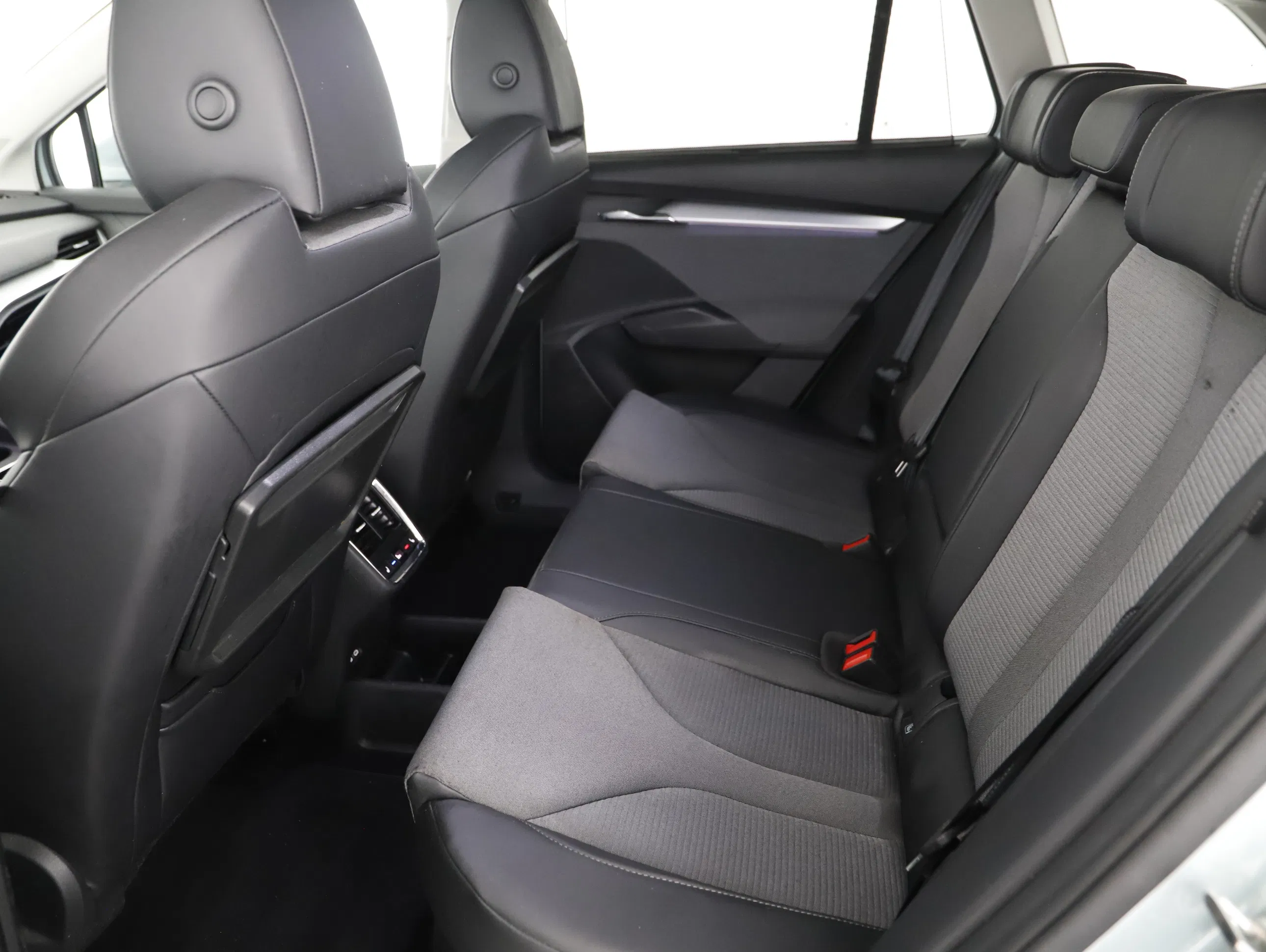 Skoda Enyaq iV 80 x Loft | Bild 16 von 21