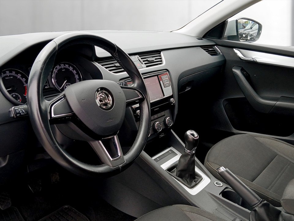 Skoda Octavia Combi 1.6 TDI 4x4 Ambition | Bild 10 von 20