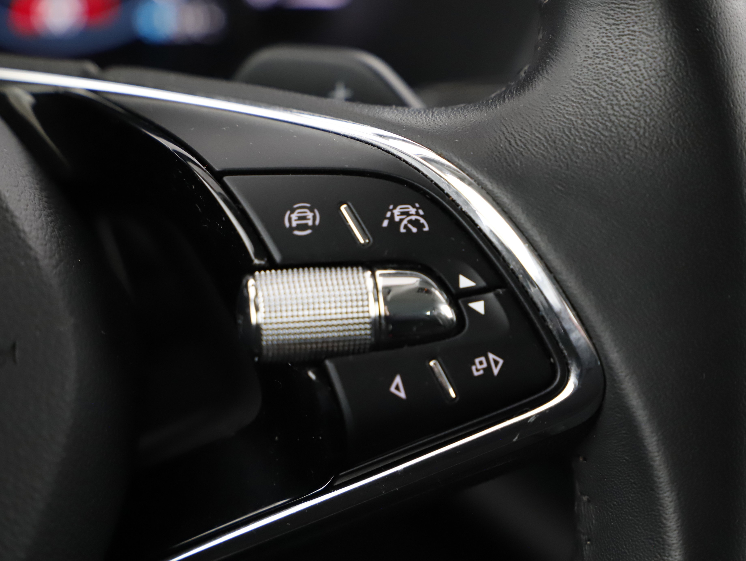 Skoda Octavia Combi 2.0 TDI Scout | Bild 12 von 25