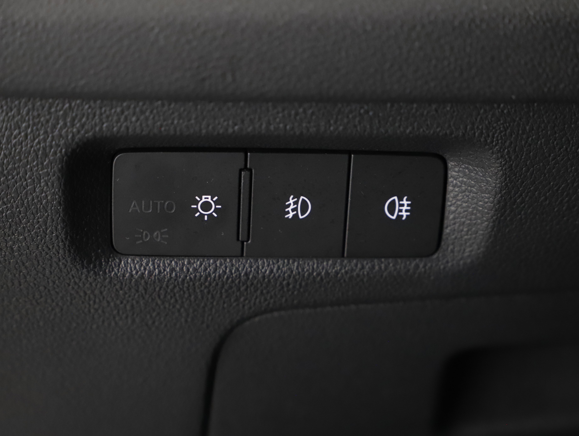 Skoda Octavia Combi 2.0 TDI Scout | Bild 14 von 25