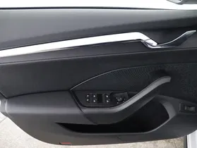 Skoda Octavia Combi 2.0 TDI Scout | Thumbnail 15 von 25