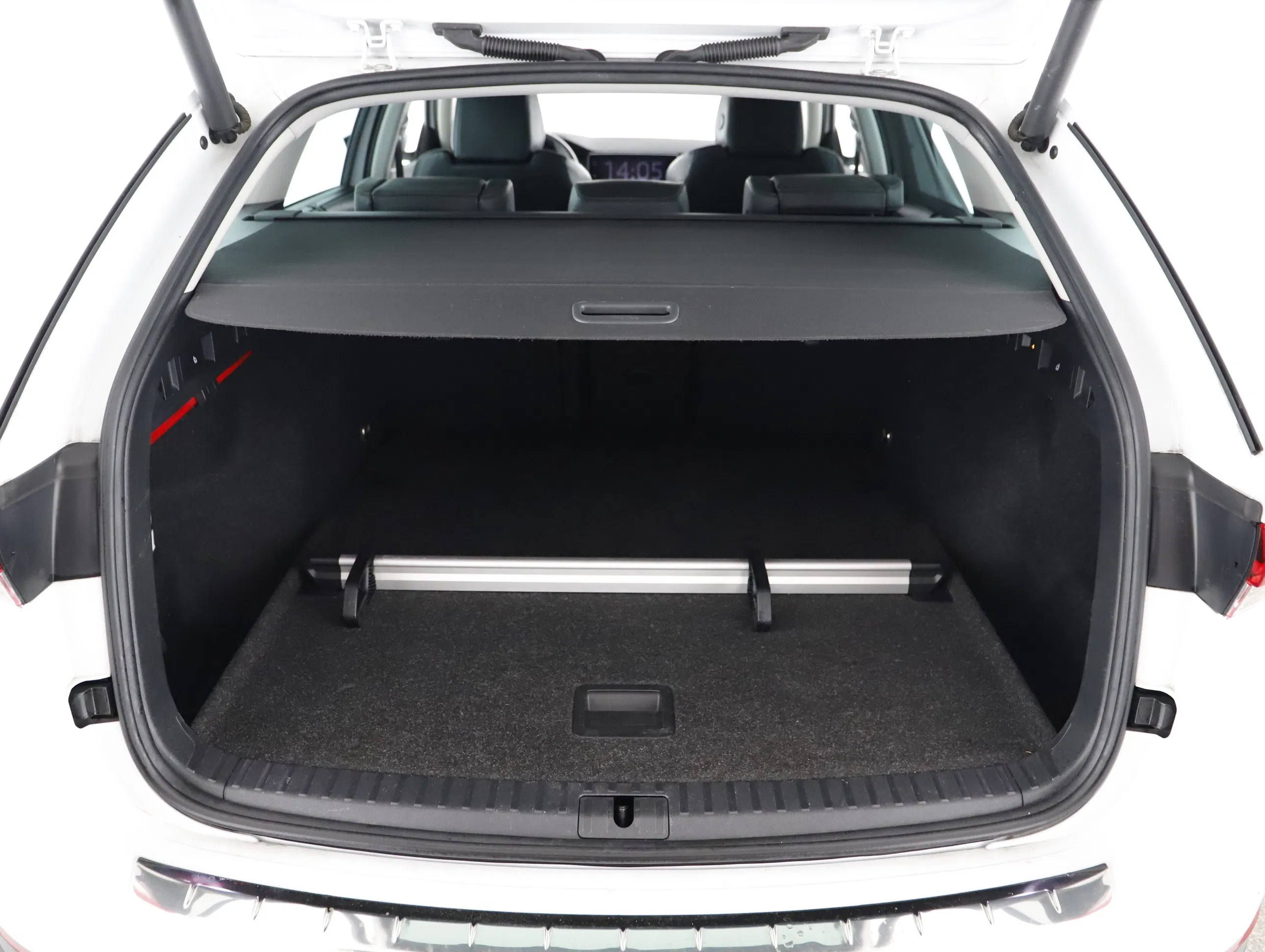 Skoda Octavia Combi 2.0 TDI Scout | Bild 17 von 25