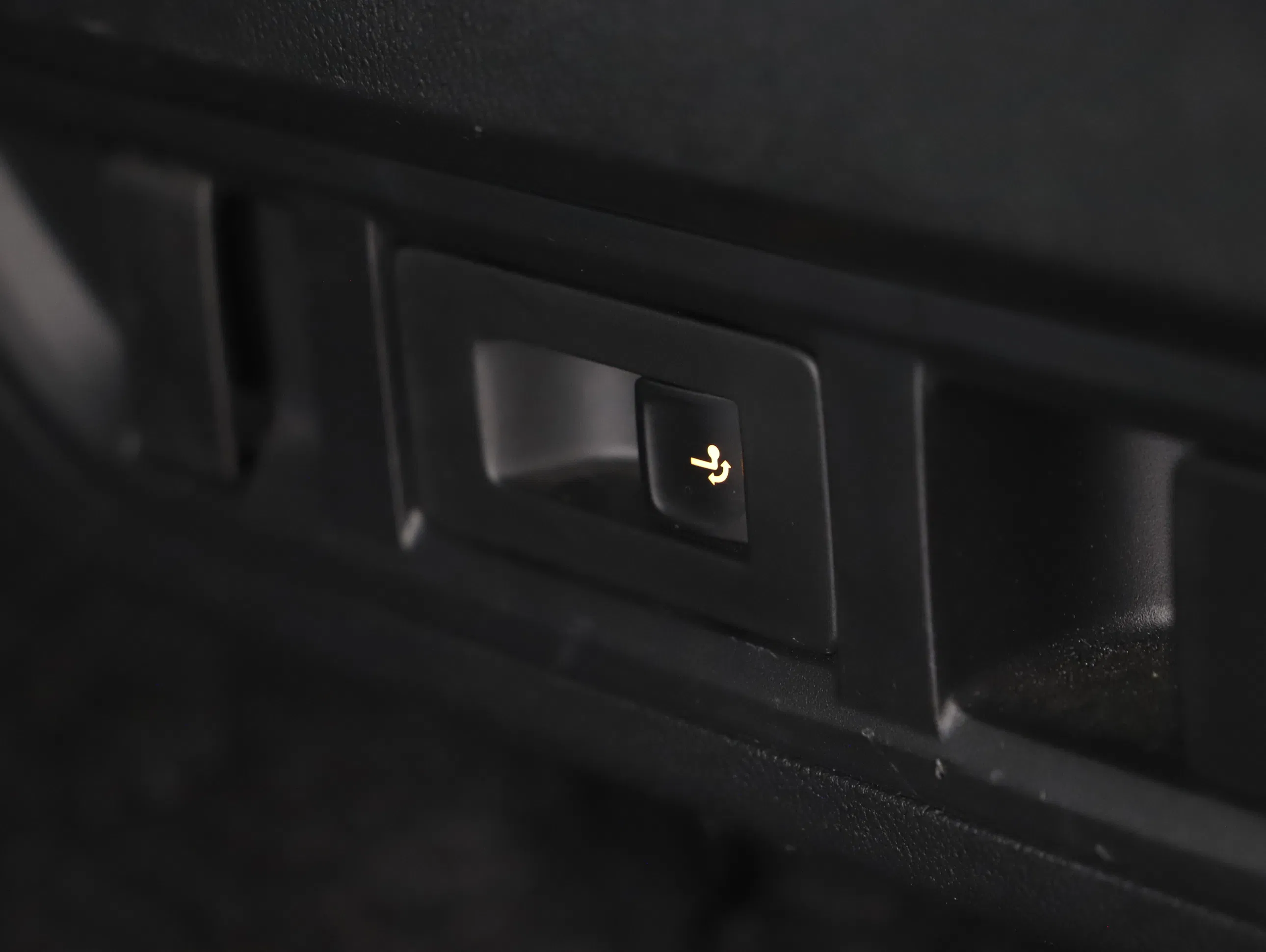 Skoda Octavia Combi 2.0 TDI Scout | Bild 19 von 25