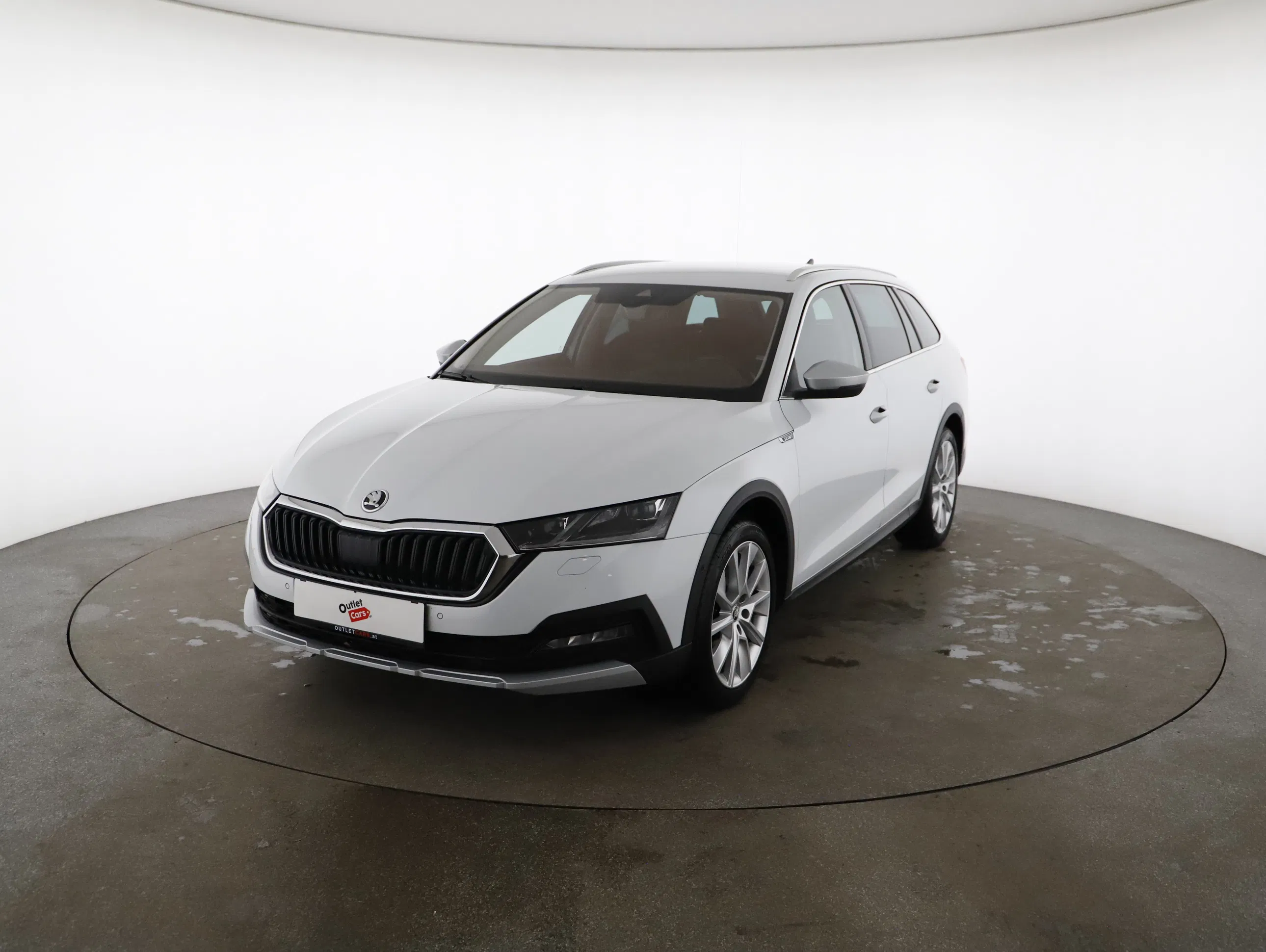 Skoda Octavia Combi 2.0 TDI Scout | Bild 22 von 25