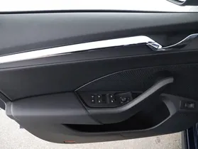 Skoda Octavia Combi 2.0 TDI Scout | Thumbnail 15 von 23
