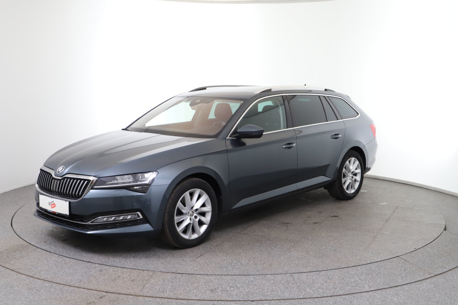 Skoda Superb Combi 2.0 TDI Style | Bild 2 von 31