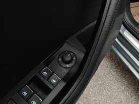 Skoda Superb Combi 2.0 TDI Style | Thumbnail 12 von 31