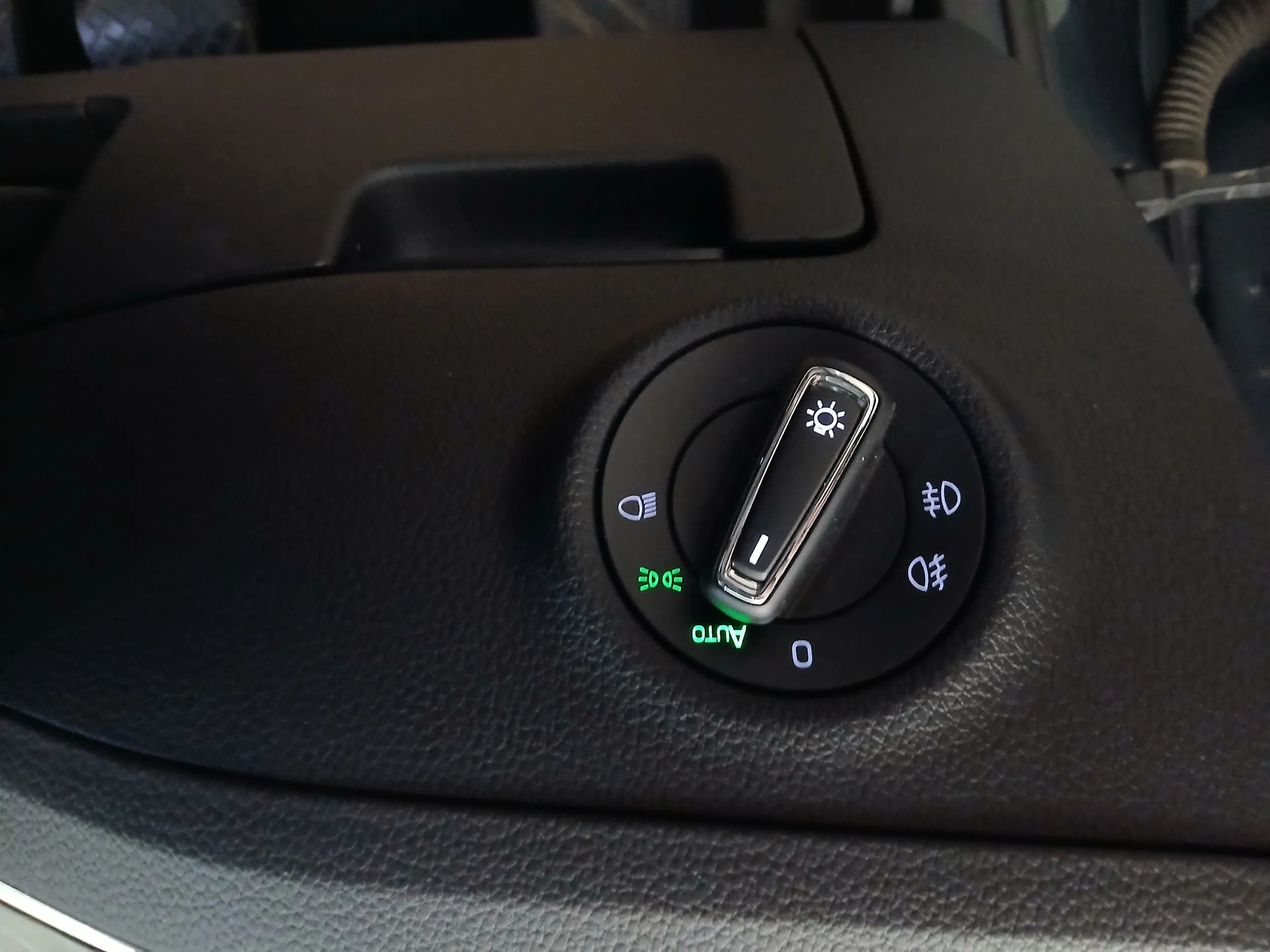 Skoda Superb Combi 2.0 TDI Style | Bild 13 von 31