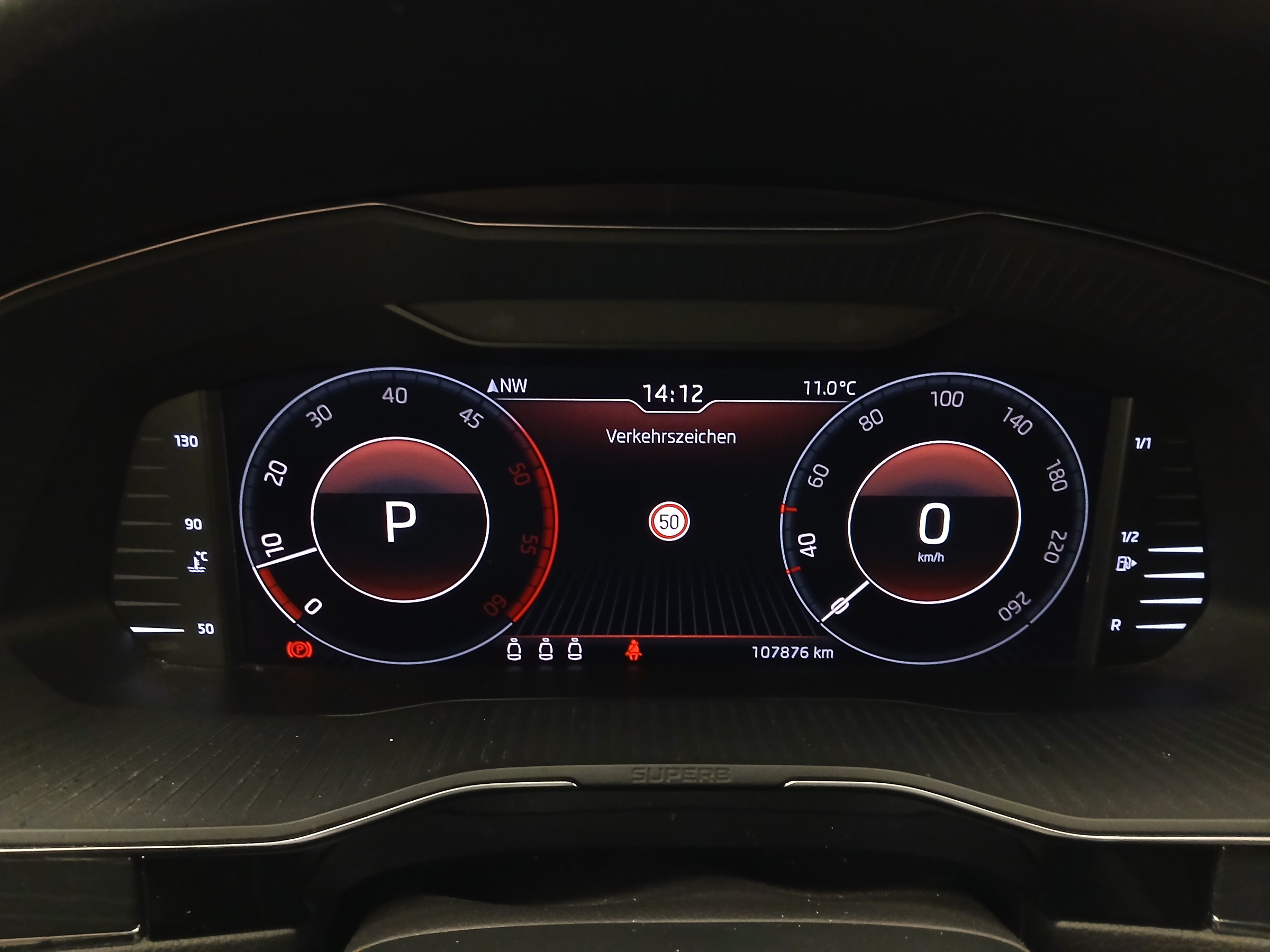 Skoda Superb Combi 2.0 TDI Style | Bild 16 von 31