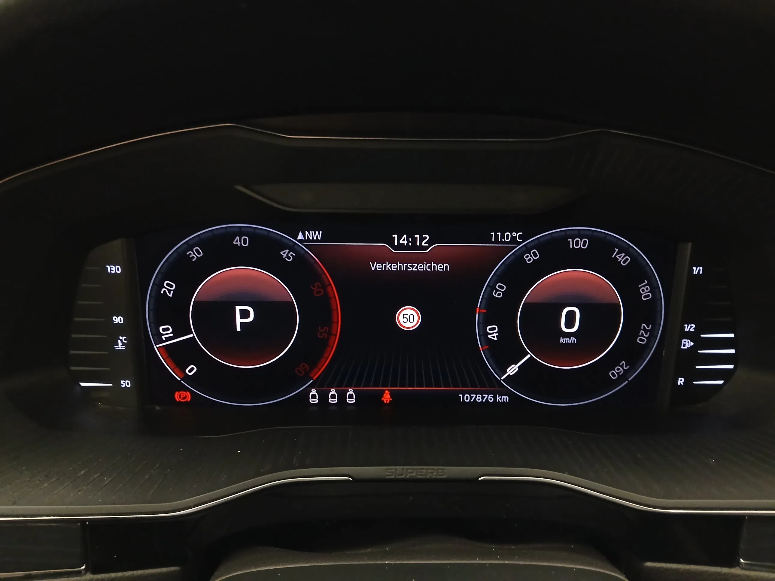 Skoda Superb Combi 2.0 TDI Style | Bild 16 von 31