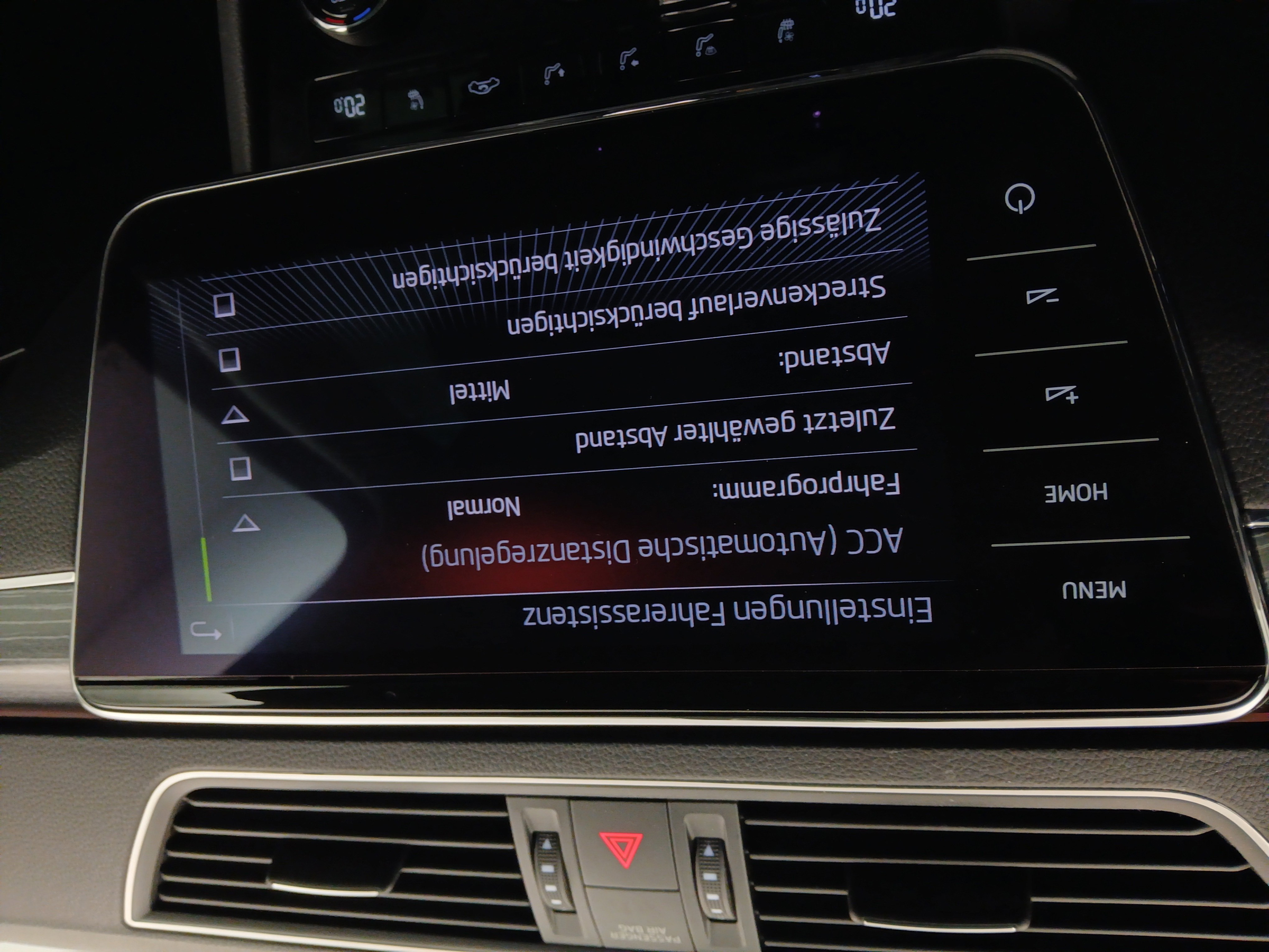 Skoda Superb Combi 2.0 TDI Style | Bild 24 von 31