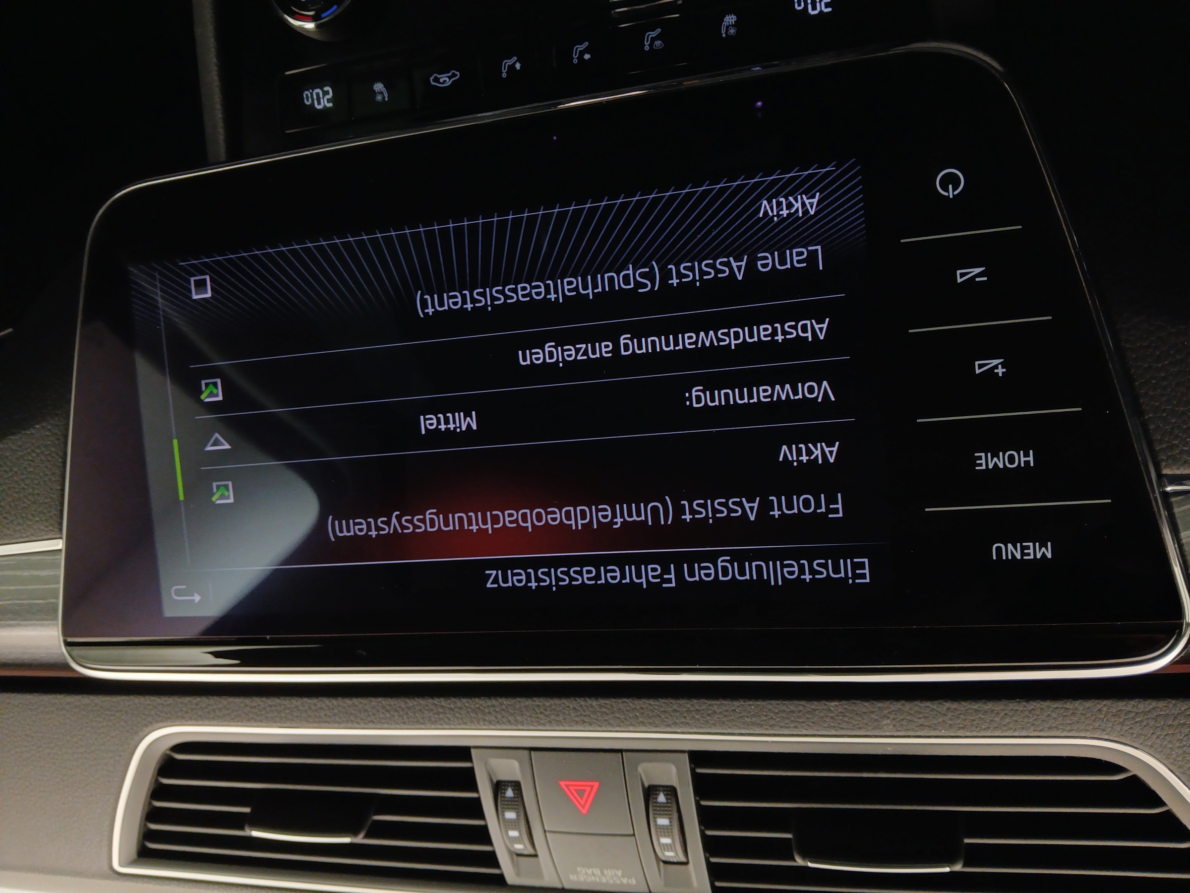 Skoda Superb Combi 2.0 TDI Style | Bild 25 von 31