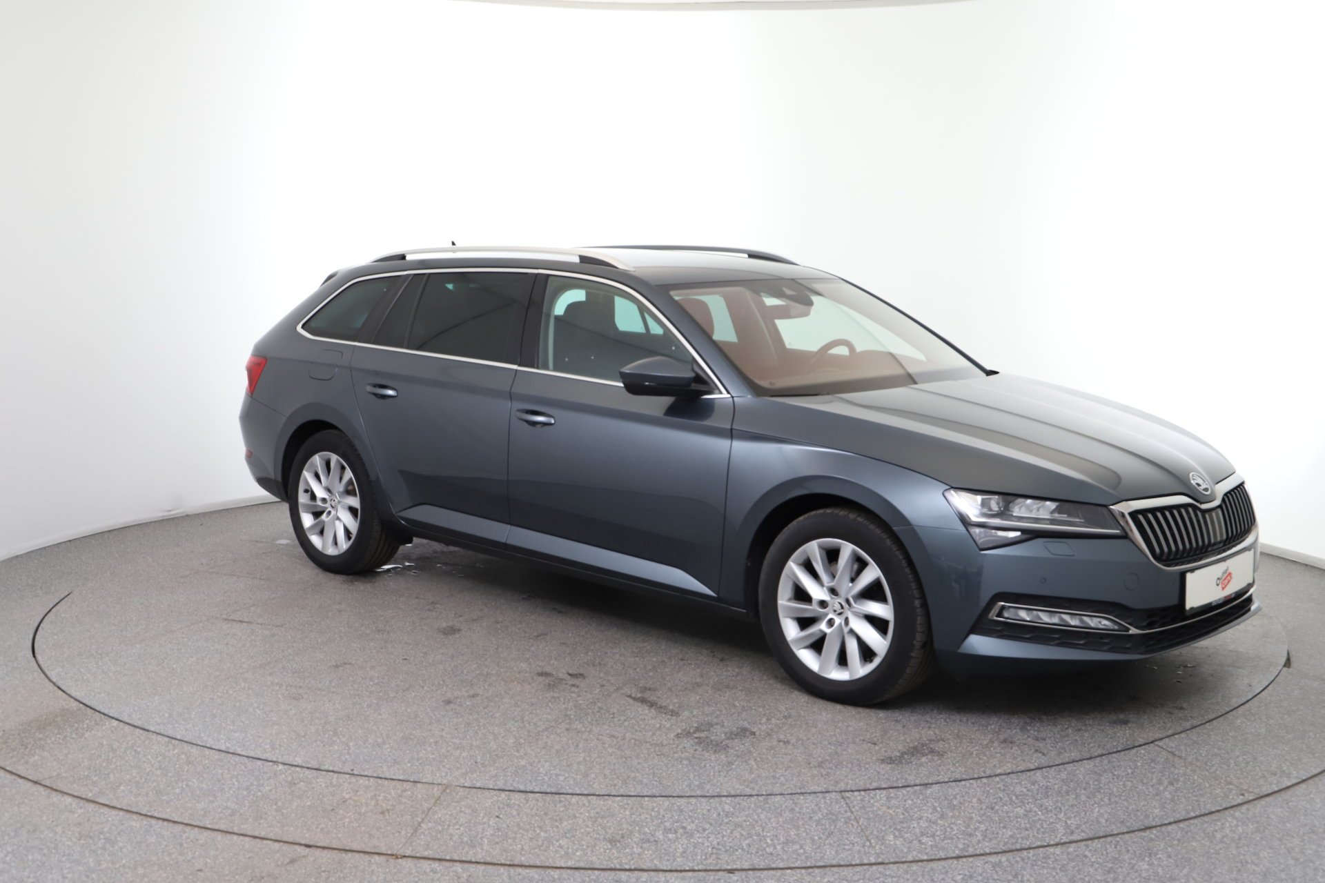 Skoda Superb Combi 2.0 TDI Style | Bild 4 von 31