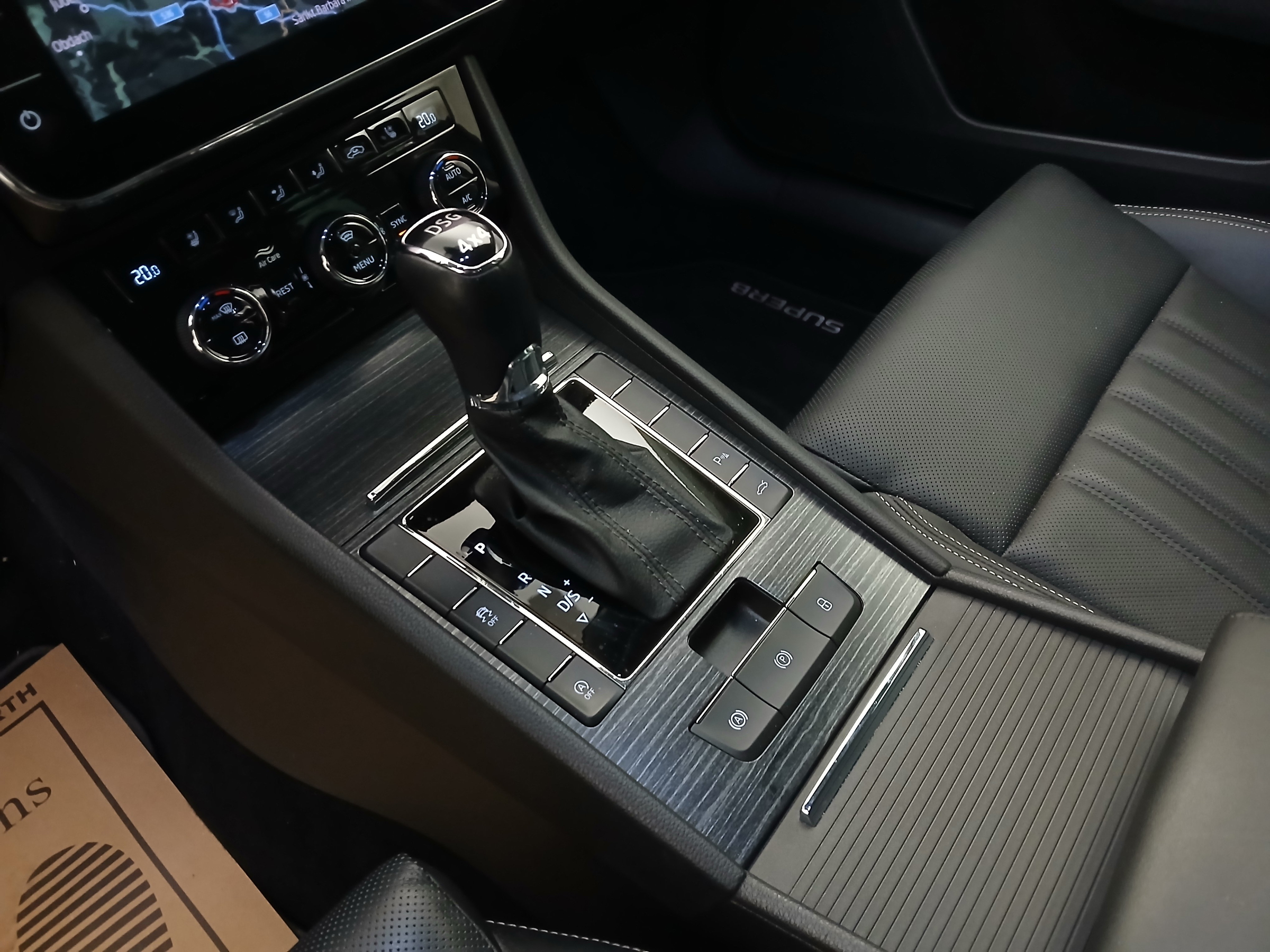 Skoda Superb Combi 2.0 TDI Style | Bild 30 von 31