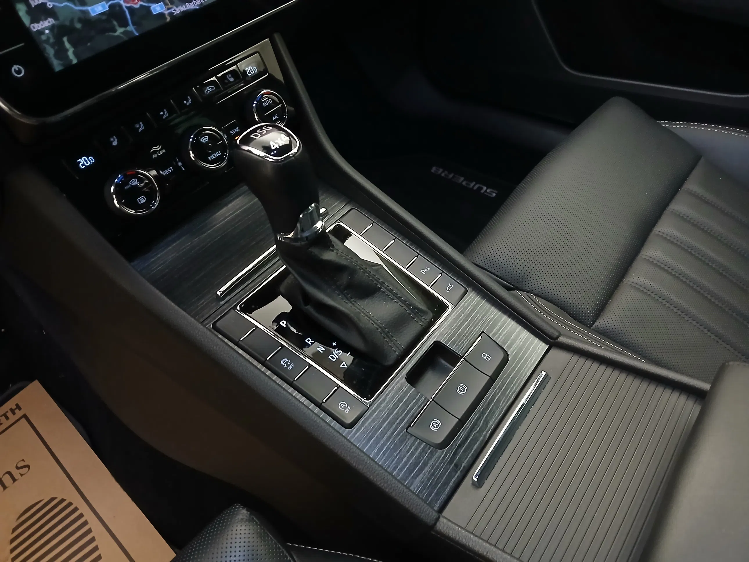 Skoda Superb Combi 2.0 TDI Style | Bild 30 von 31