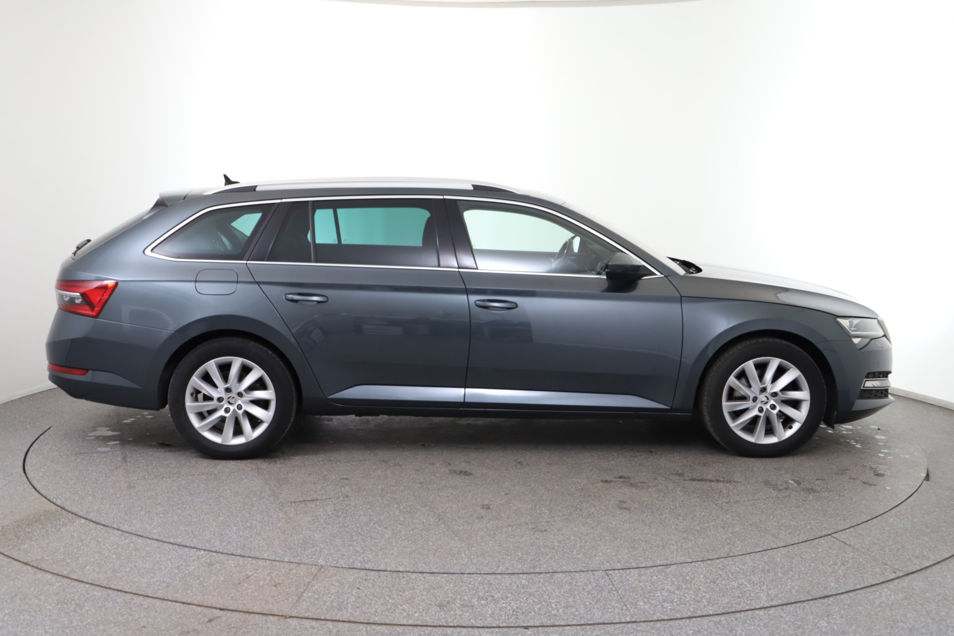 Skoda Superb Combi 2.0 TDI Style | Bild 5 von 31