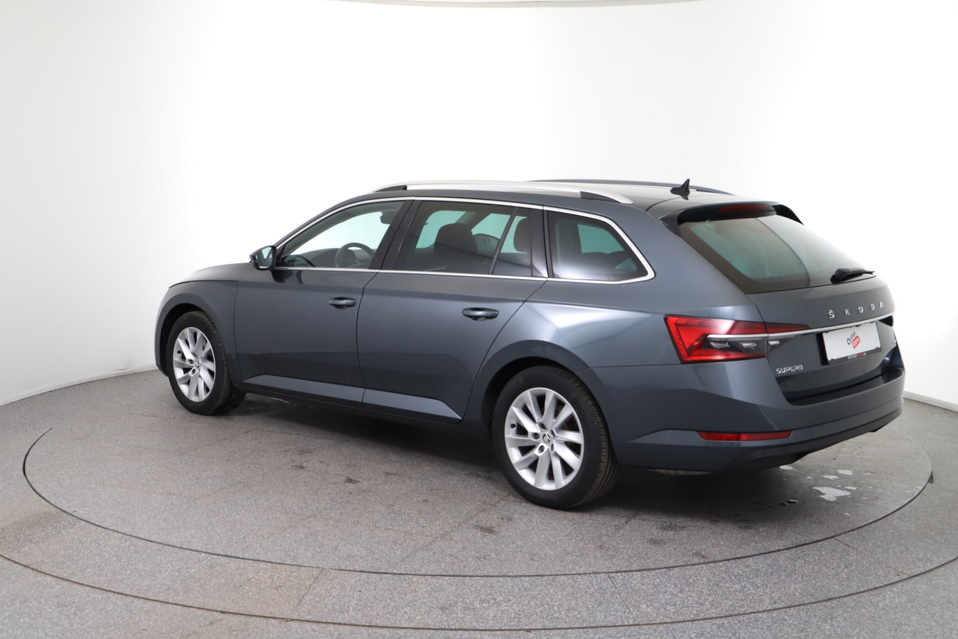 Skoda Superb Combi 2.0 TDI Style | Bild 8 von 31