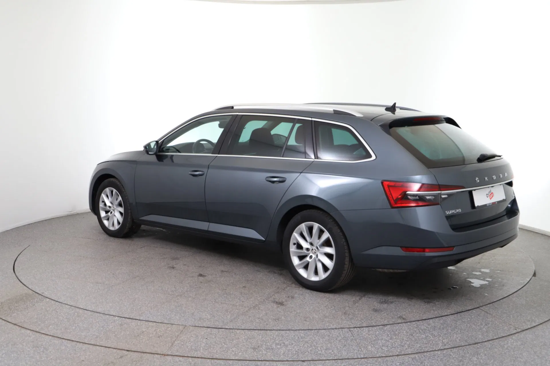 Skoda Superb Combi 2.0 TDI Style | Bild 8 von 31