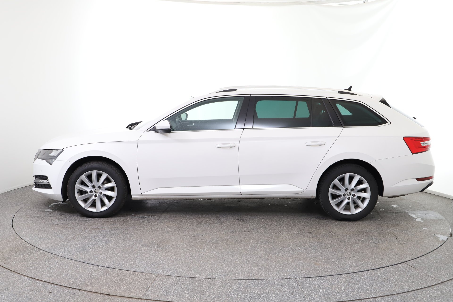 Skoda Superb Combi 2.0 TDI Style 4X4 DSG | Bild 3 von 27