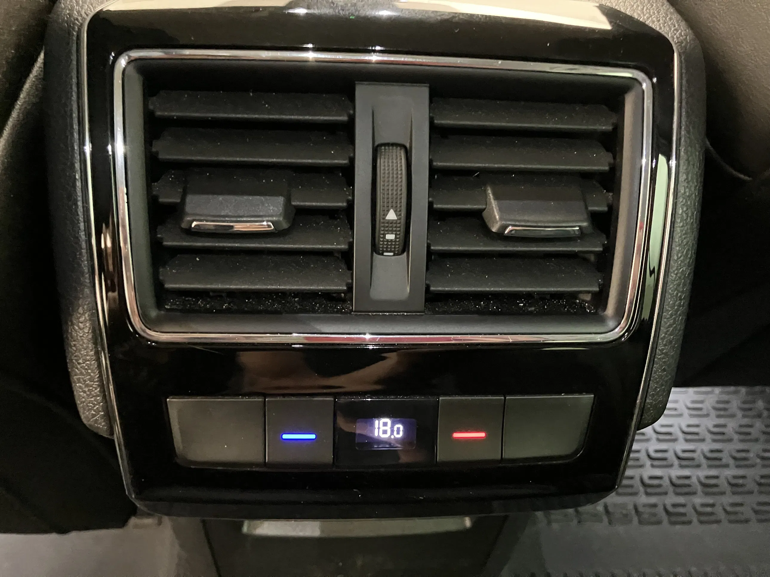 Skoda Superb Combi 2.0 TDI Style 4X4 DSG | Bild 24 von 27